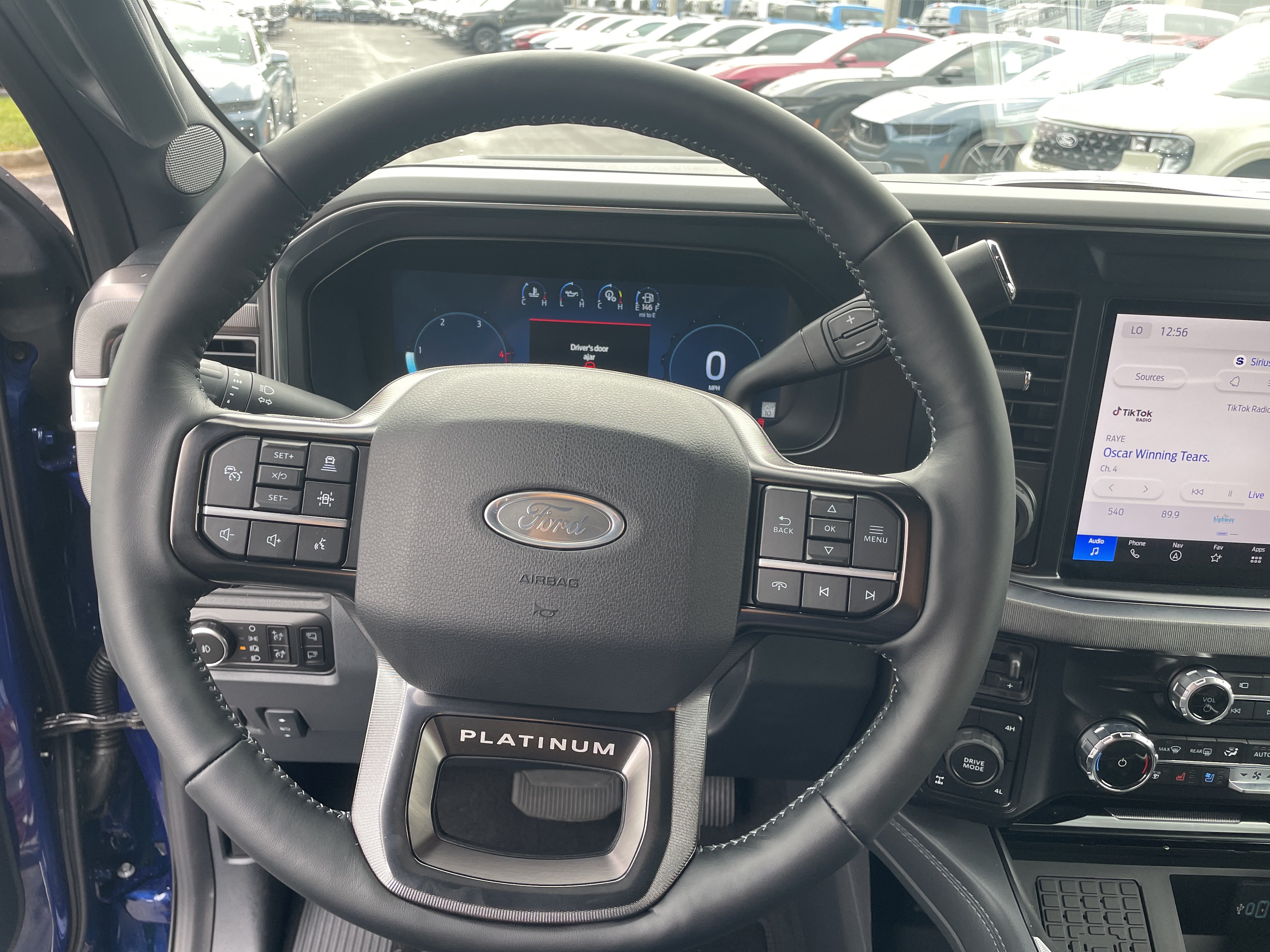 2026 Ford F-350 Super Duty Platinum - Photo 16