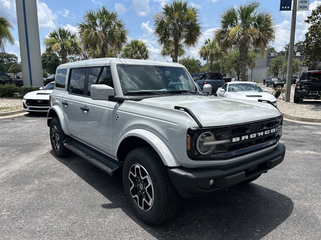 New 2026 Ford Bronco Outer Banks SUV