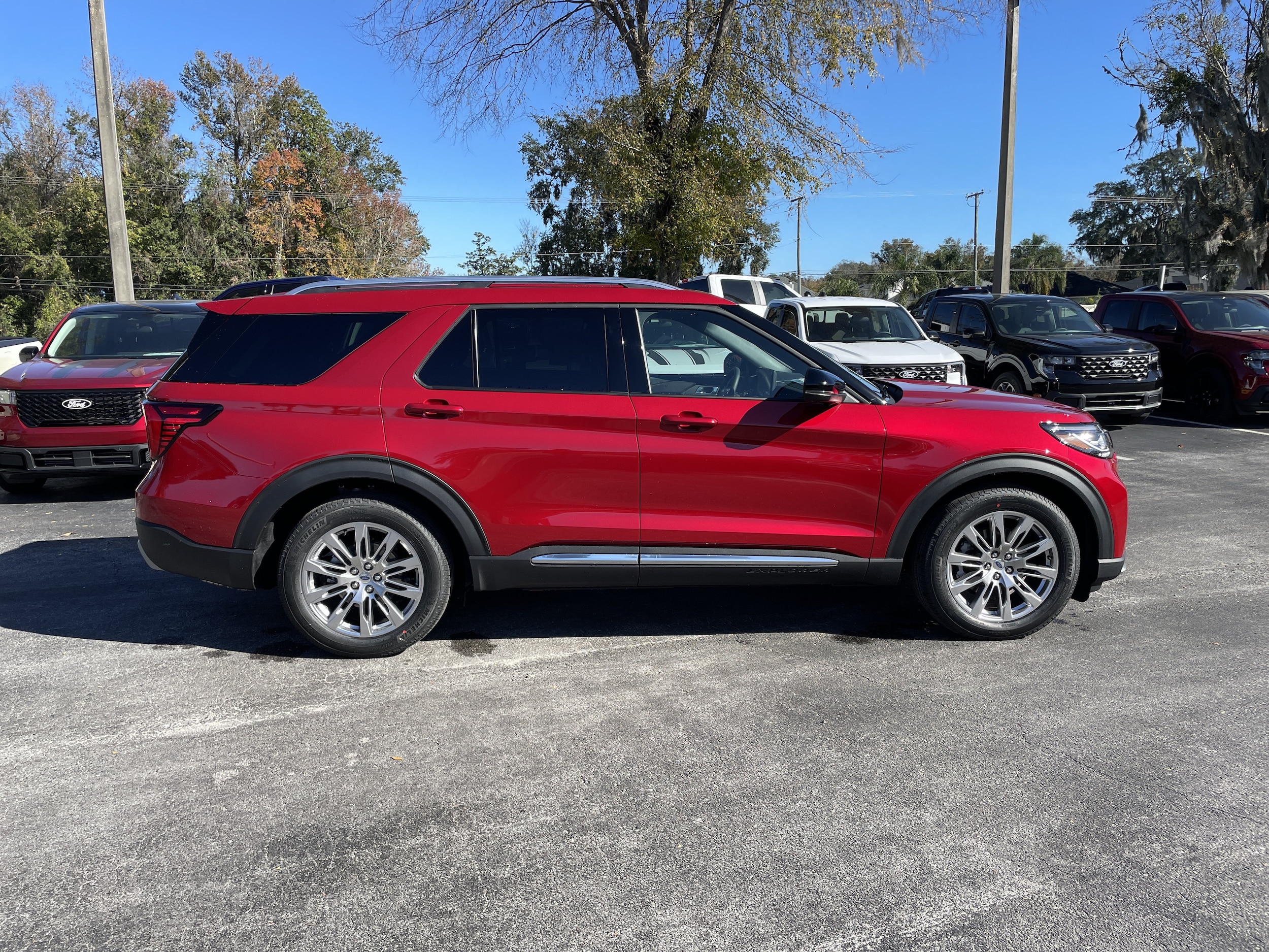 2026 Ford Explorer Platinum - Photo 8