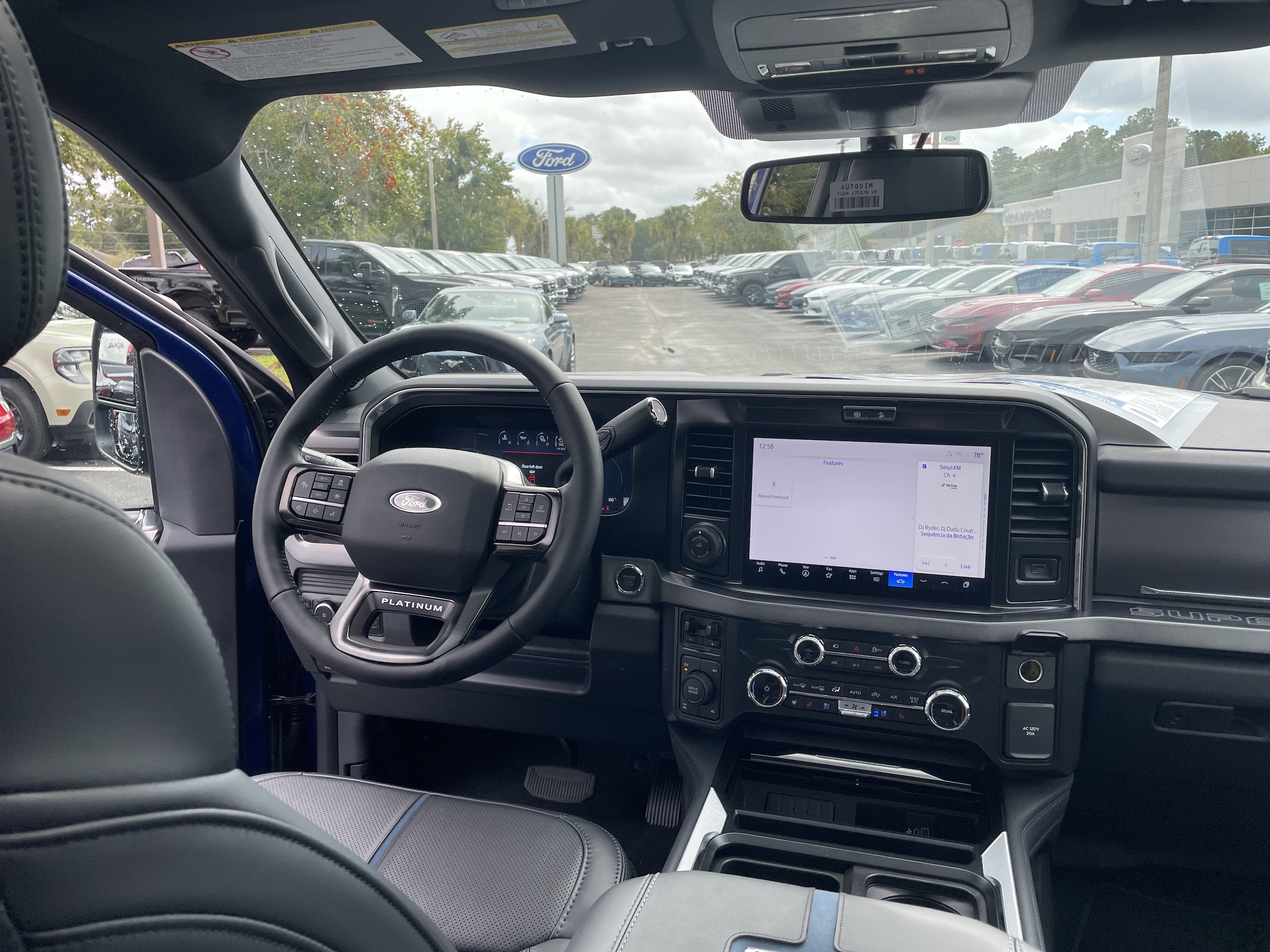 2026 Ford F-350 Super Duty Platinum - Photo 39