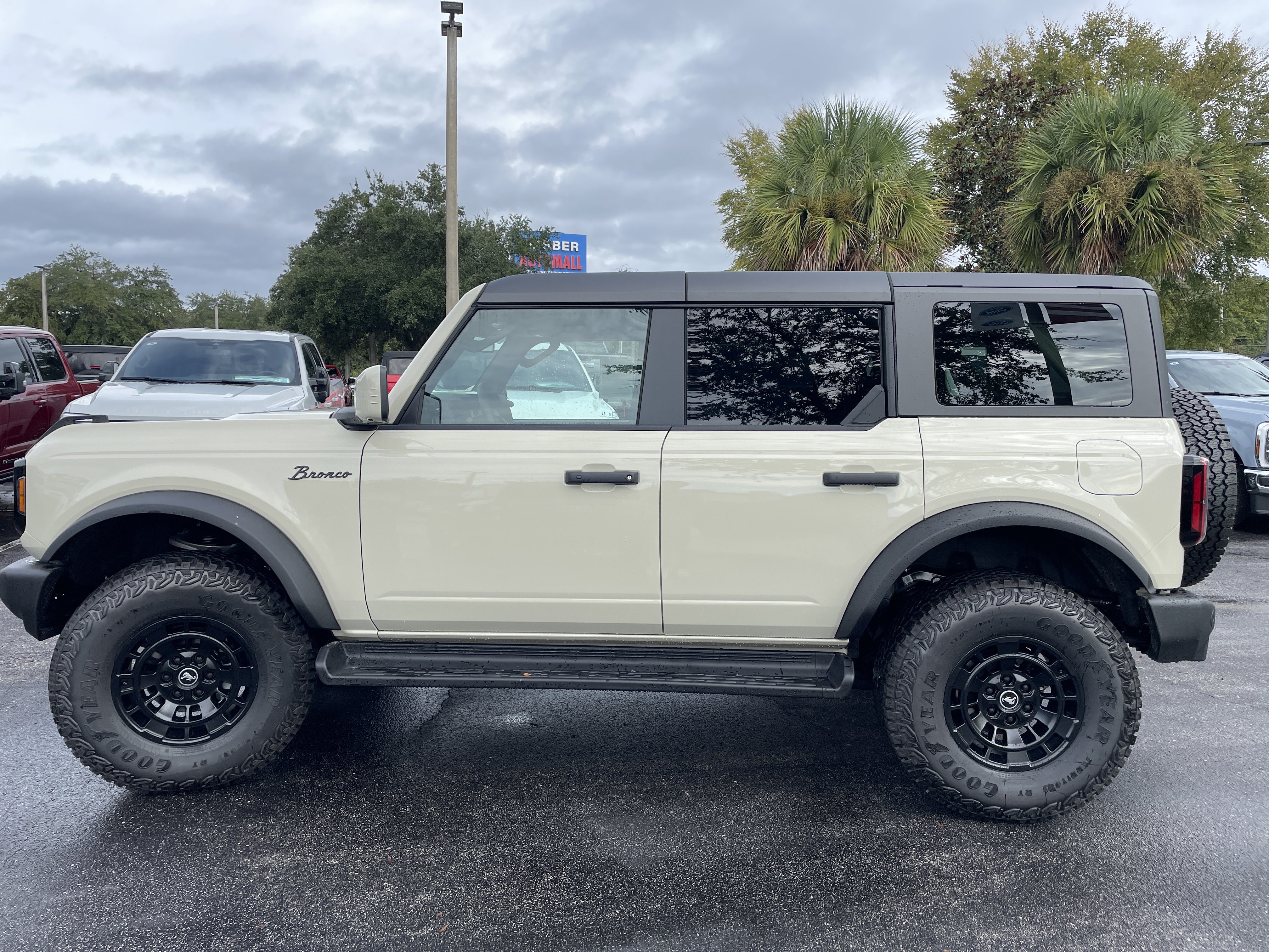 New 2026 Ford Bronco Outer Banks SUV