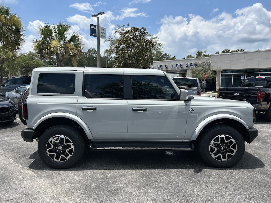 New 2026 Ford Bronco Outer Banks SUV