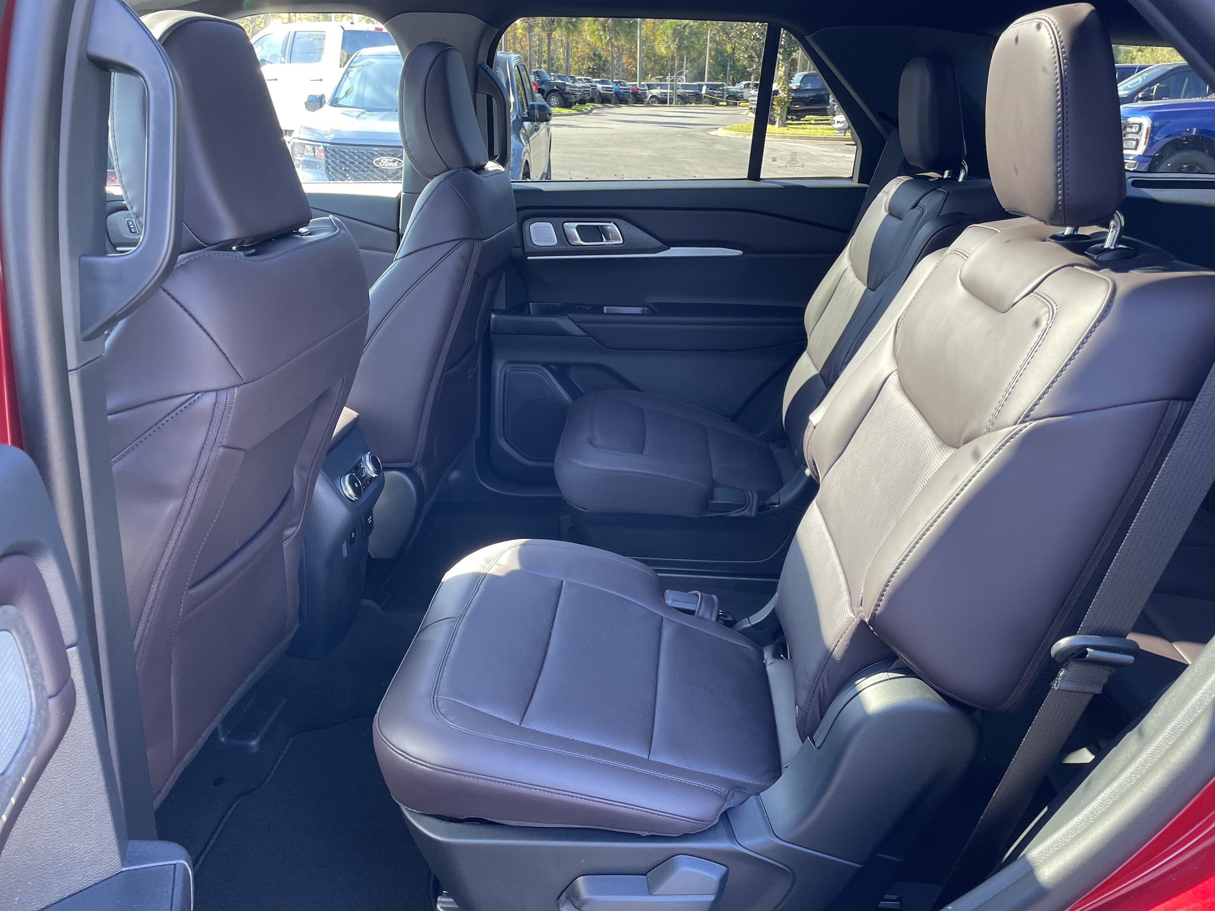 2026 Ford Explorer Platinum - Photo 30