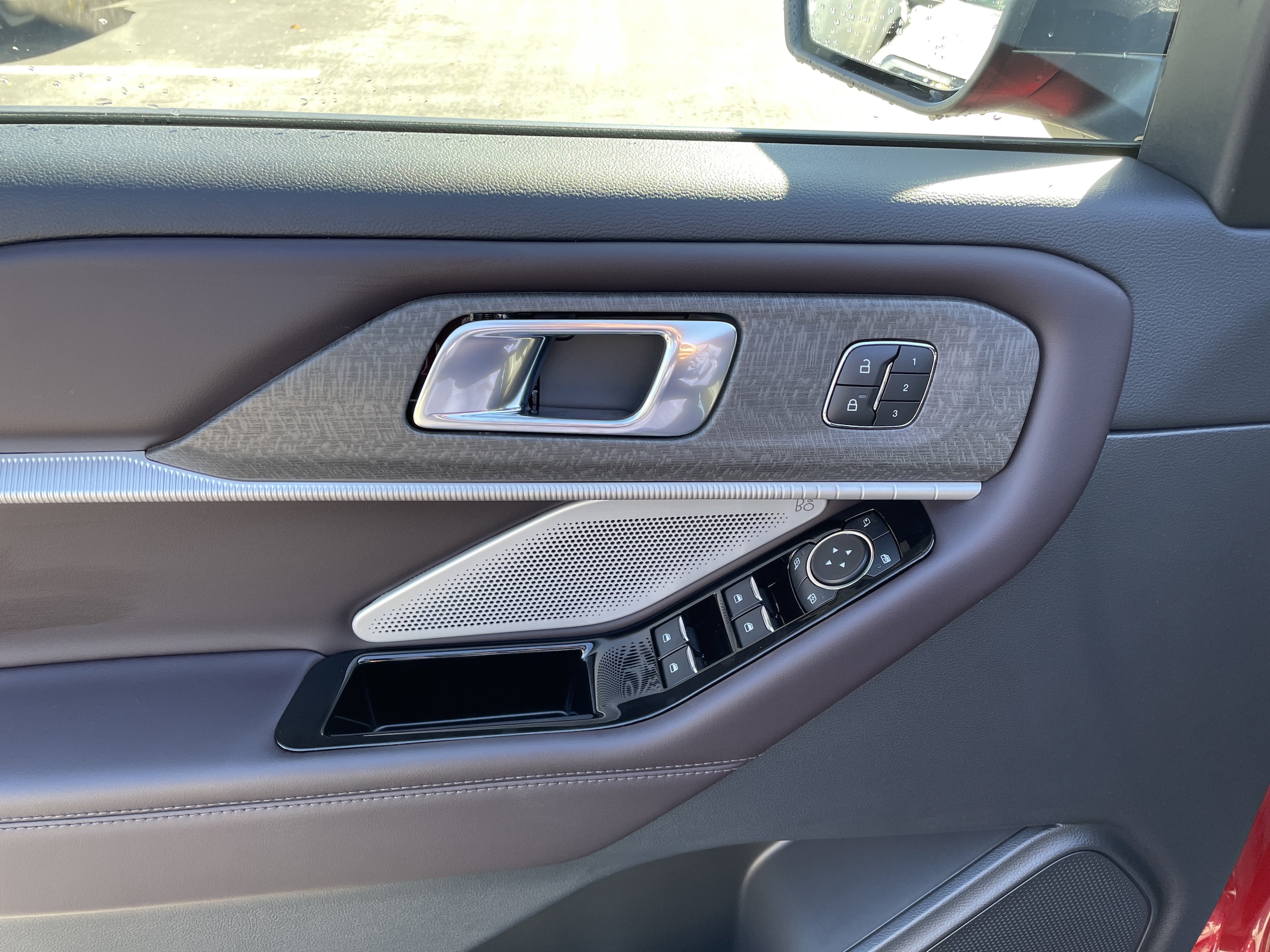 2026 Ford Explorer Platinum - Photo 10