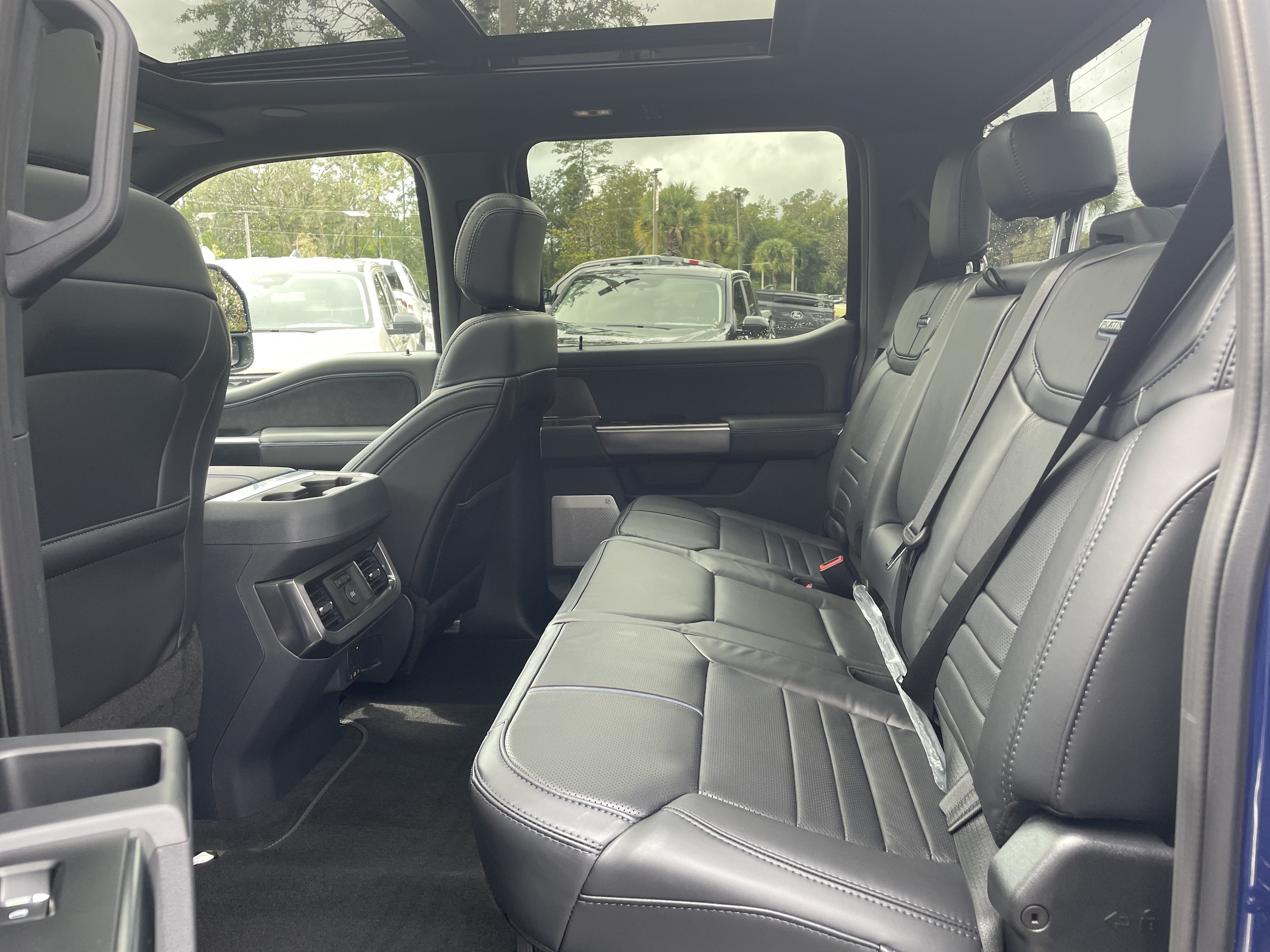 2026 Ford F-350 Super Duty Platinum - Photo 35