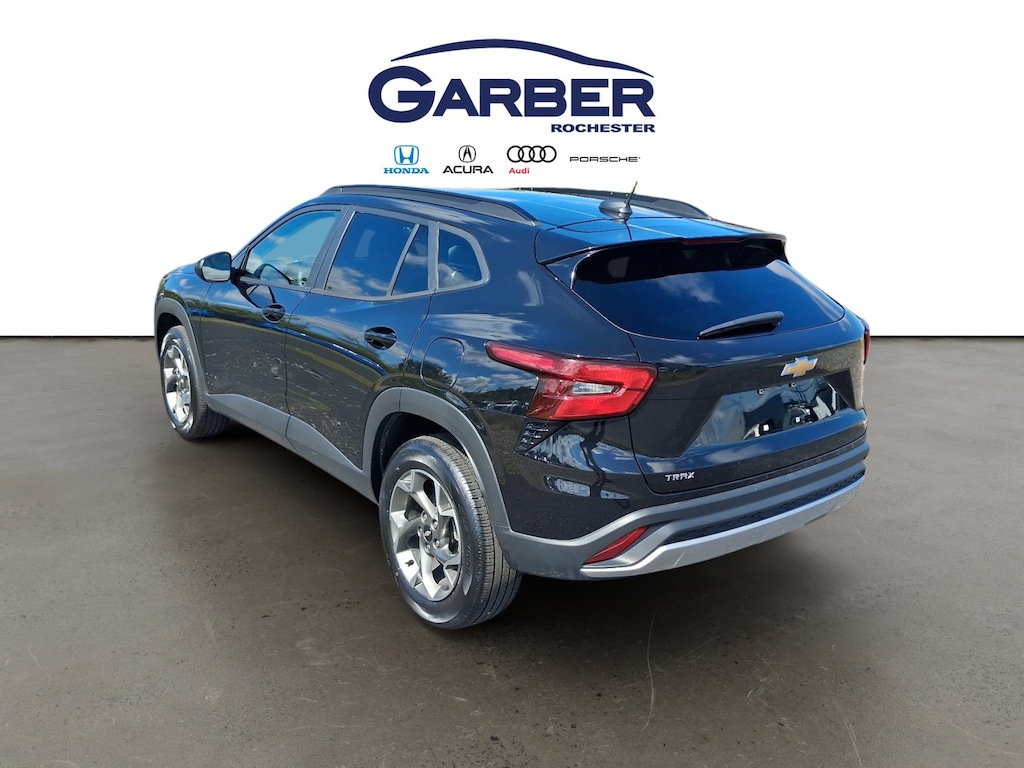 Used 2025 Chevrolet Trax LT SUV