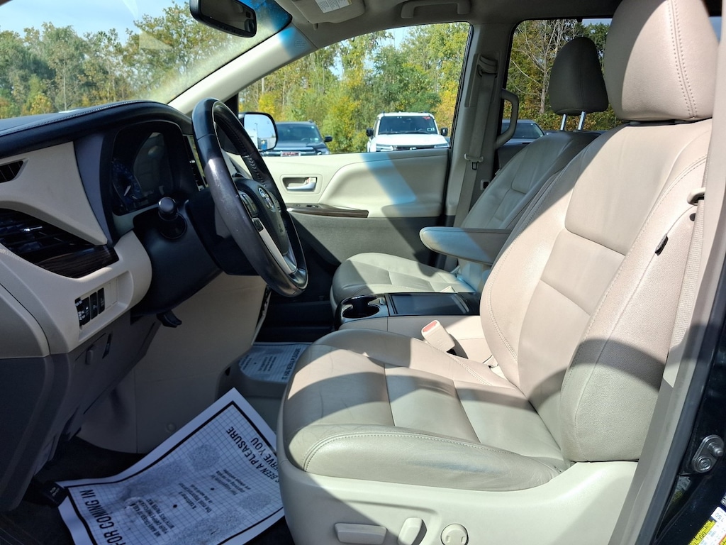 Used 2016 Toyota Sienna XLE Van