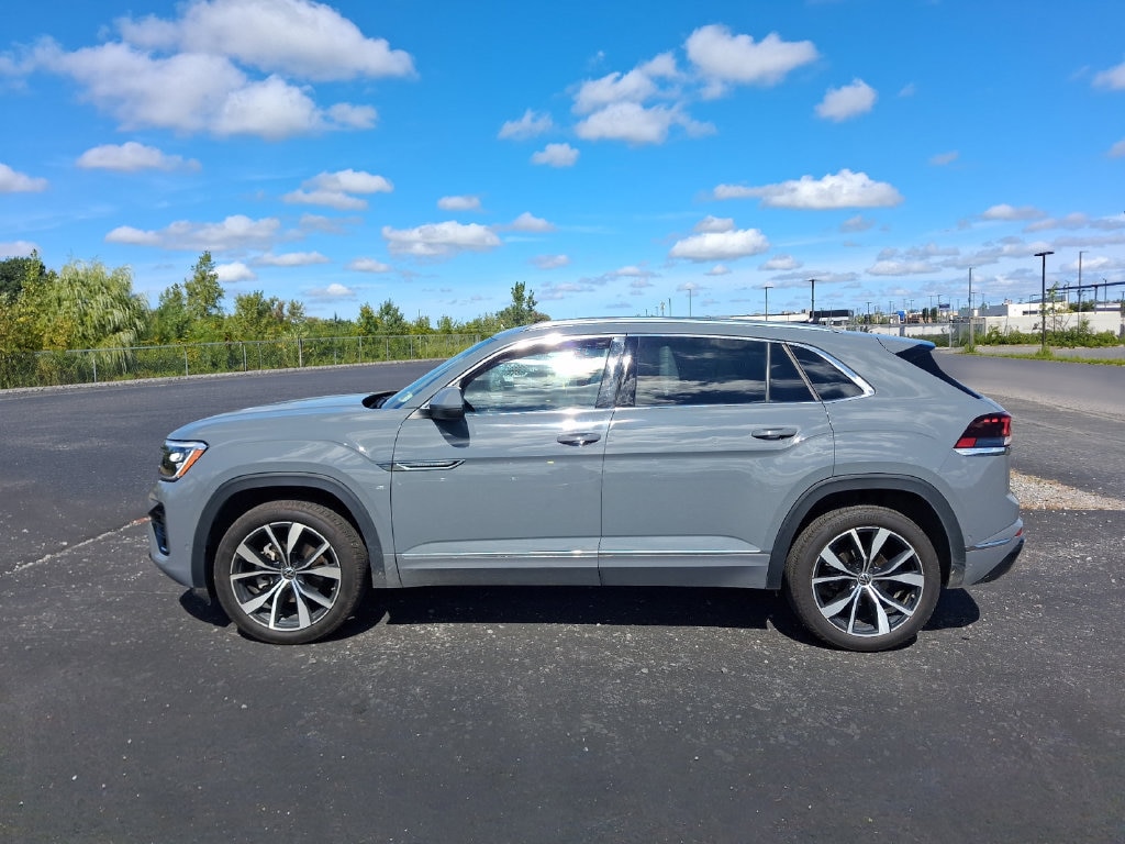 Used 2024 Volkswagen Atlas Cross Sport 2.0T SEL Premium R-Line SUV