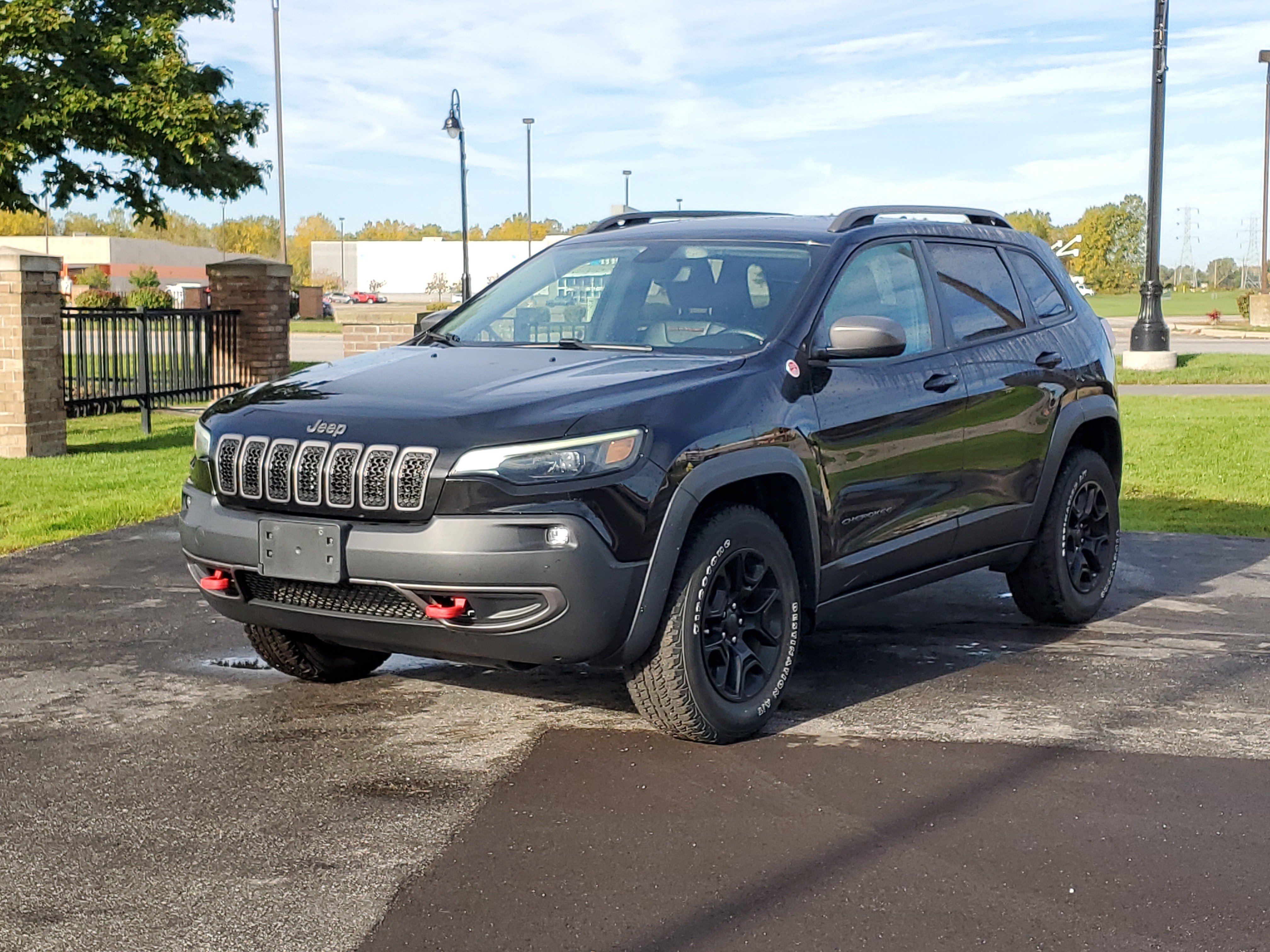 Used 2019 Jeep Cherokee Trailhawk SUV