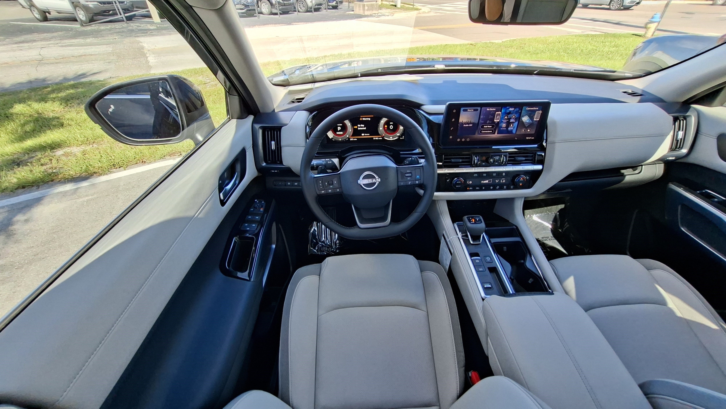 2026 Nissan Pathfinder SL - Photo 14