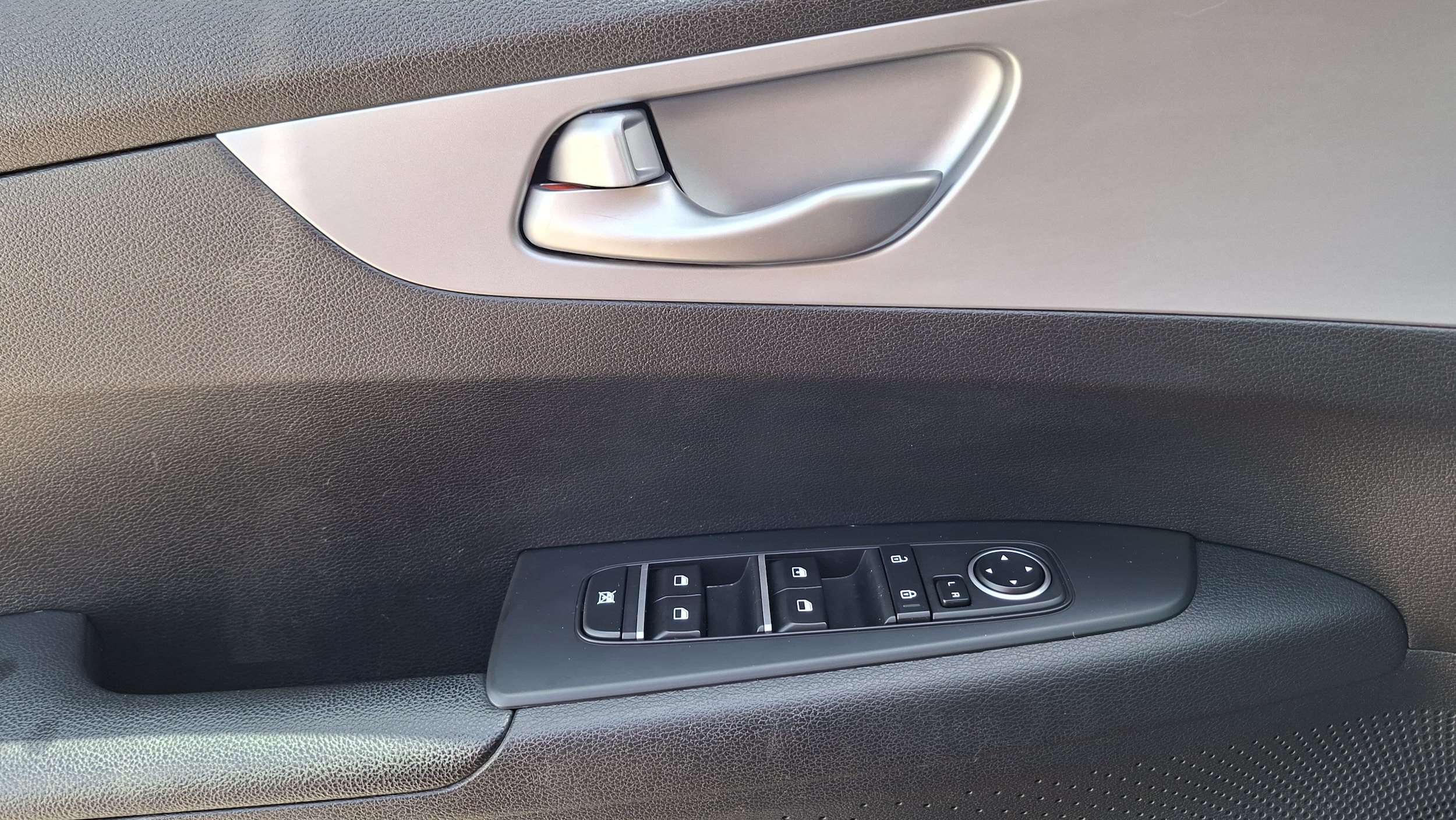 2023 Kia Forte LXS - Photo 16