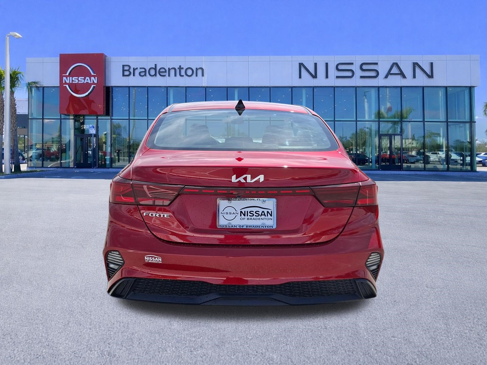 2023 Kia Forte LXS - Photo 6
