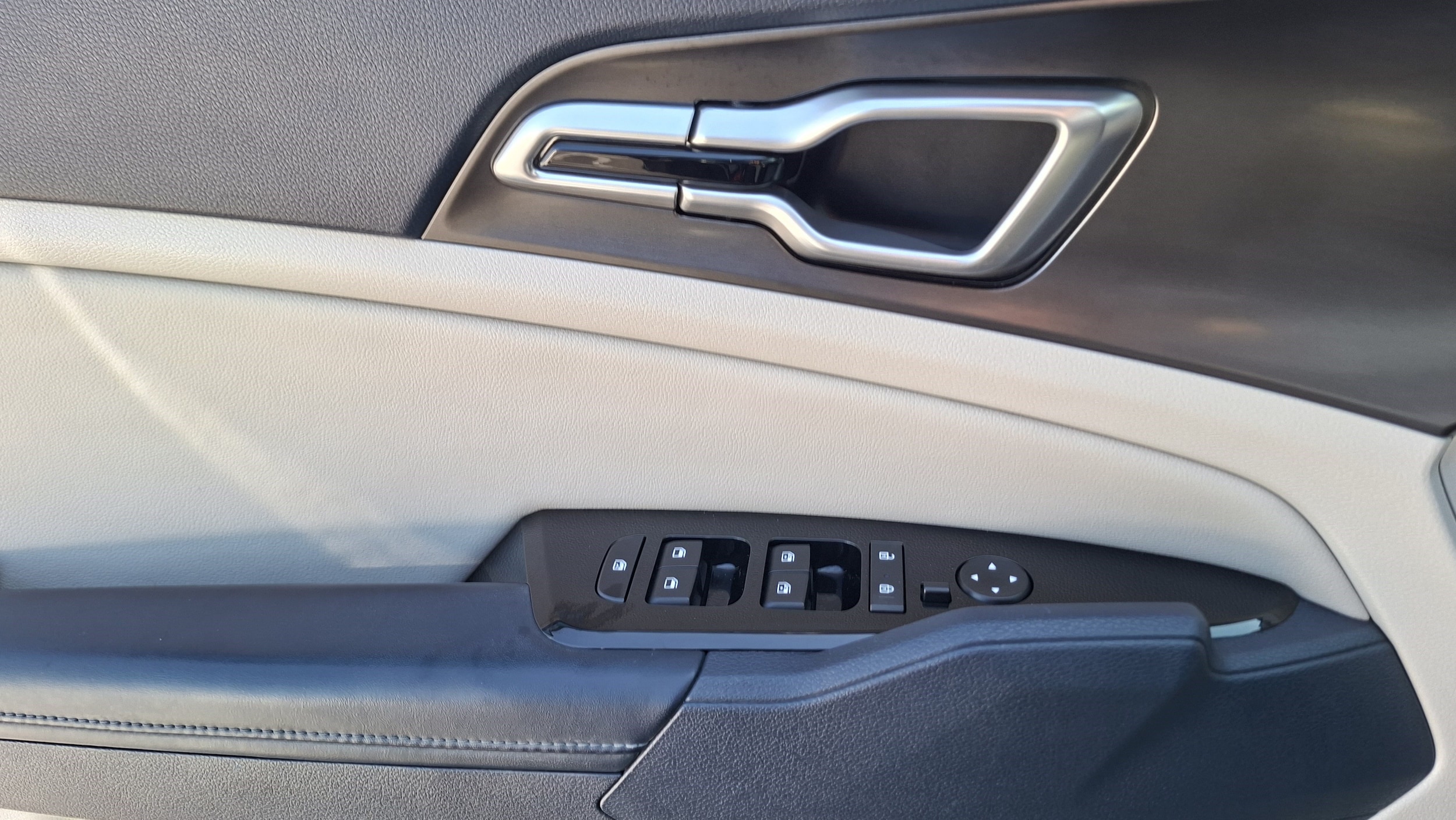 2023 Kia Sportage EX Hybrid - Photo 17