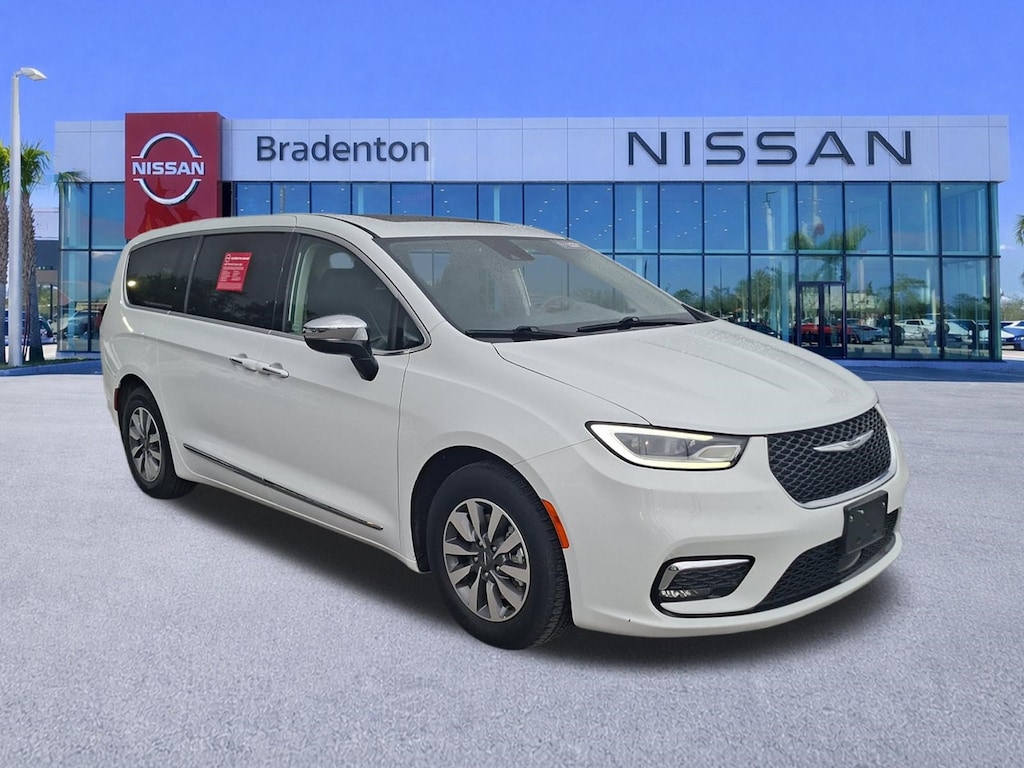 Certified 2023 Chrysler Pacifica Hybrid Limited Van Passenger Van