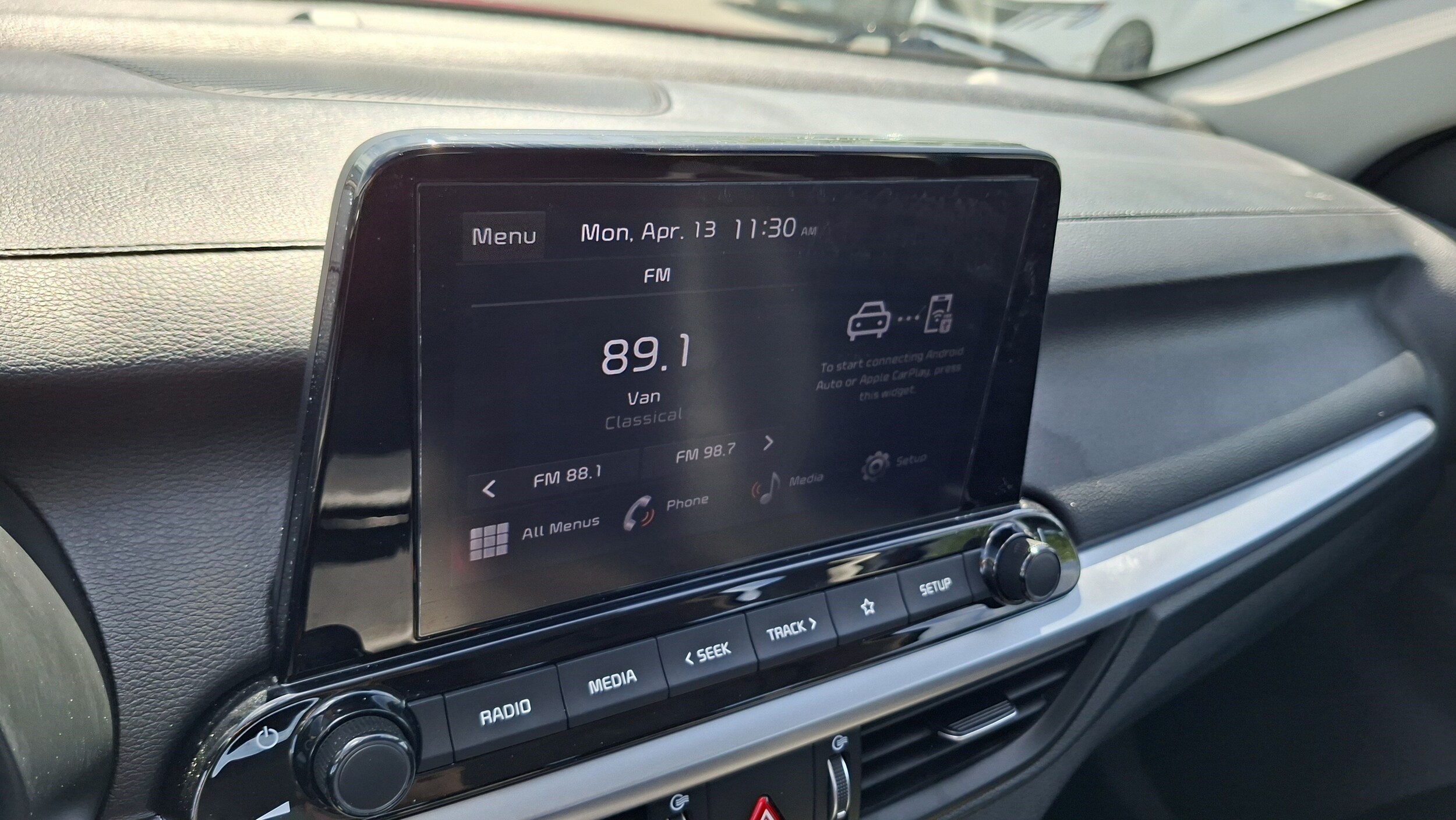 2023 Kia Forte LXS - Photo 13