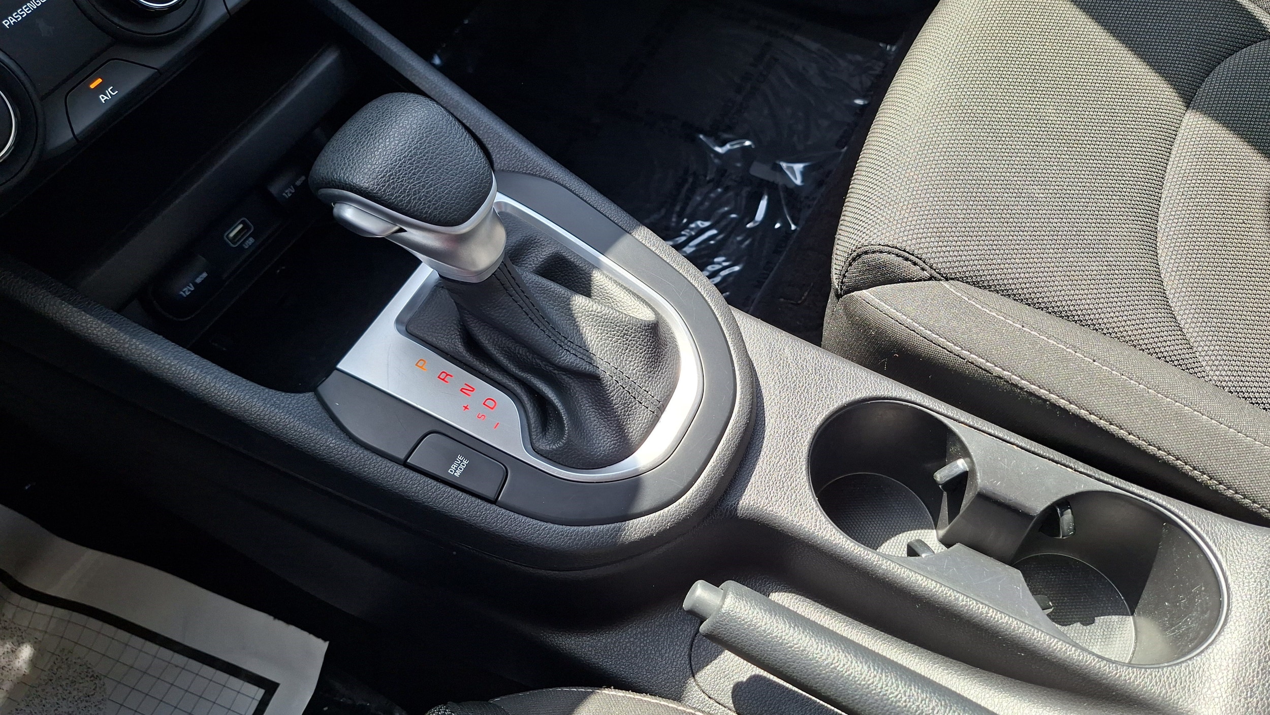 2023 Kia Forte LXS - Photo 15
