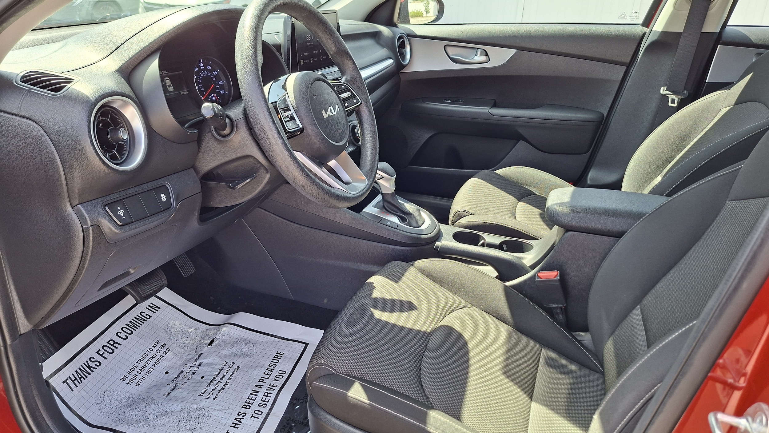 2023 Kia Forte LXS - Photo 8