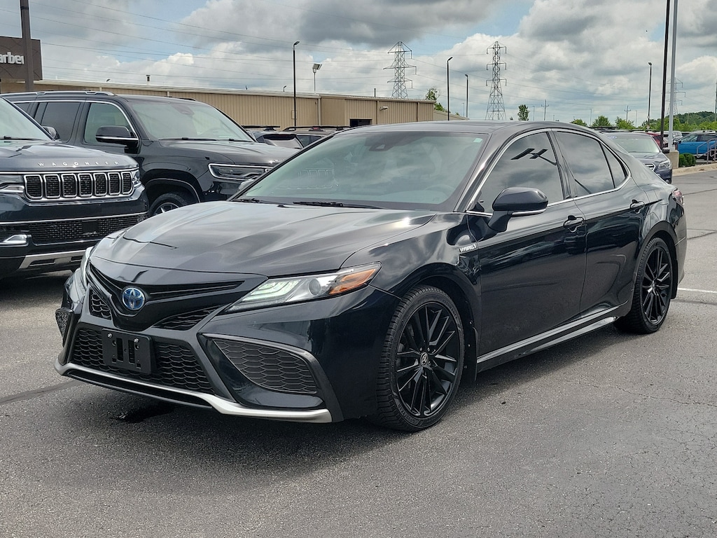 Used 2021 Toyota Camry Hybrid XSE Sedan