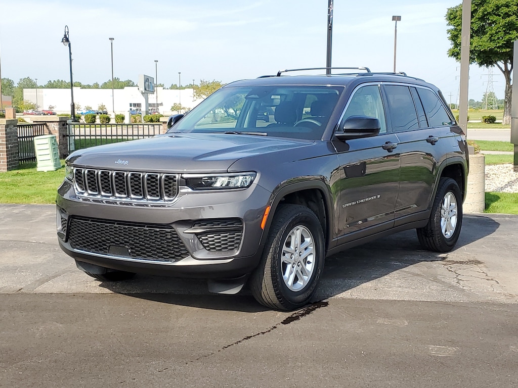 Used 2023 Jeep Grand Cherokee Laredo SUV