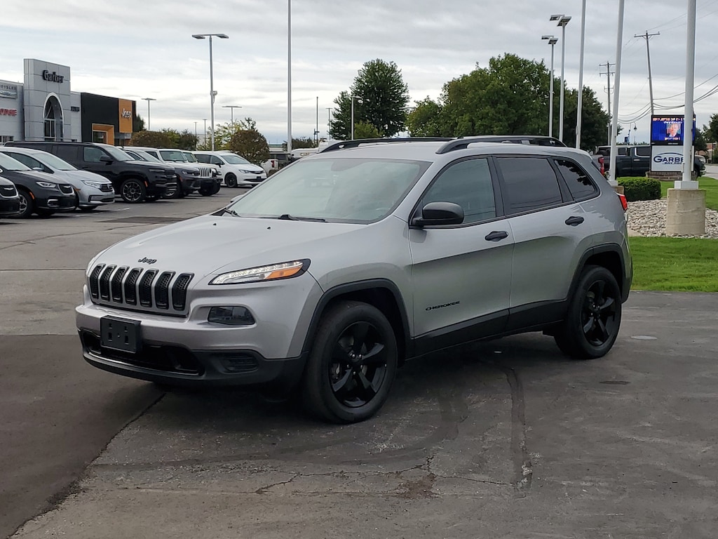 Used 2017 Jeep Cherokee Altitude SUV