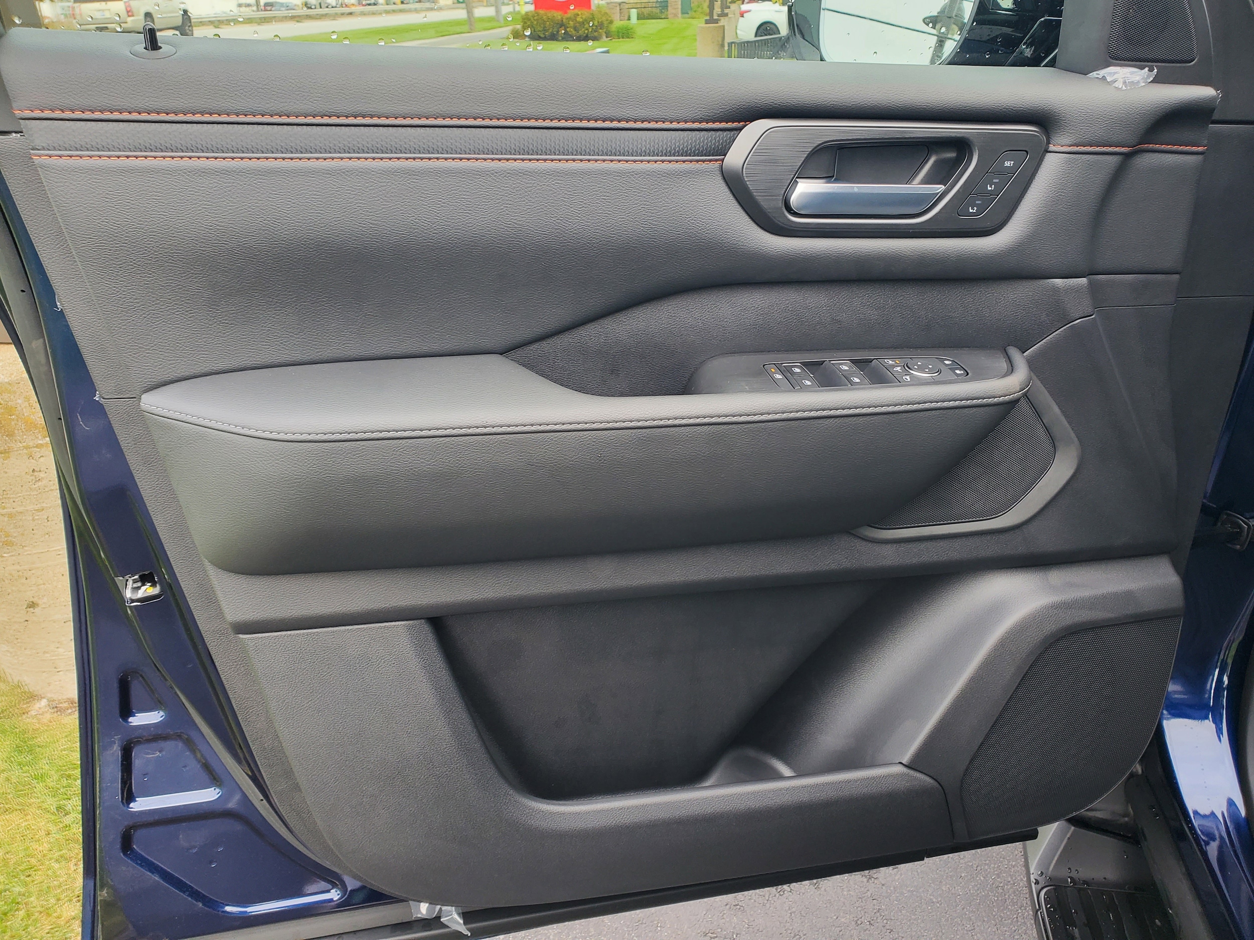 2026 Nissan Armada PRO-4X - Photo 8
