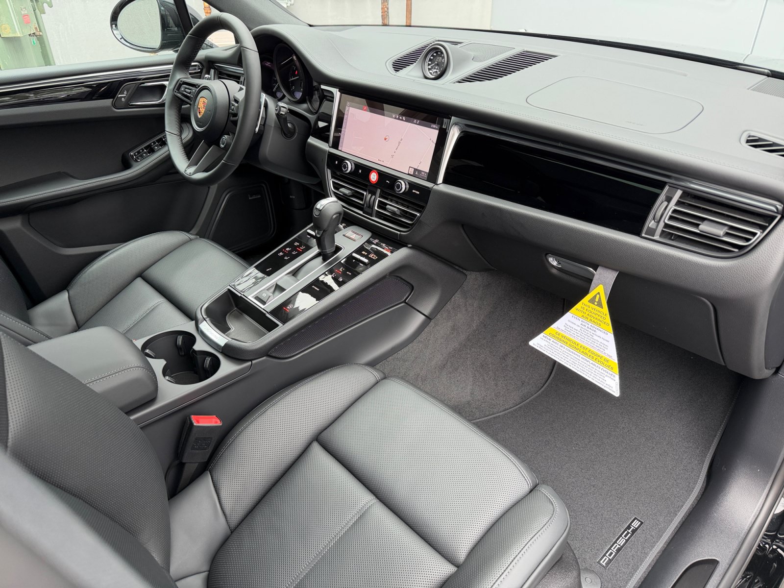 2026 Porsche Macan T - Photo 19