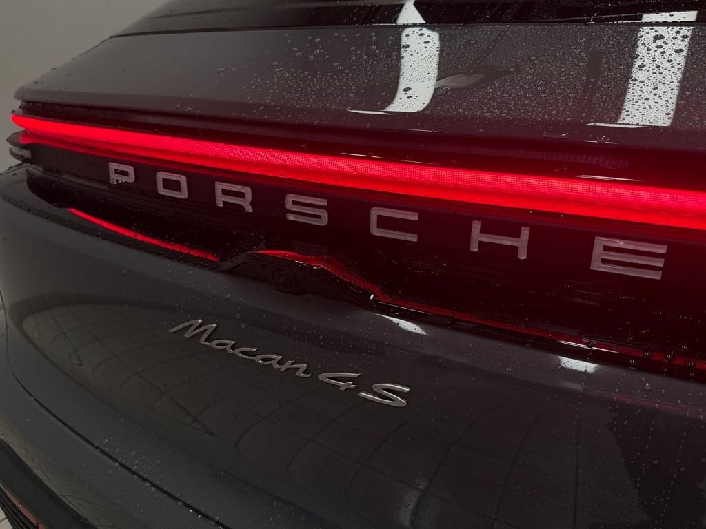 2025 Porsche Macan S - Photo 33