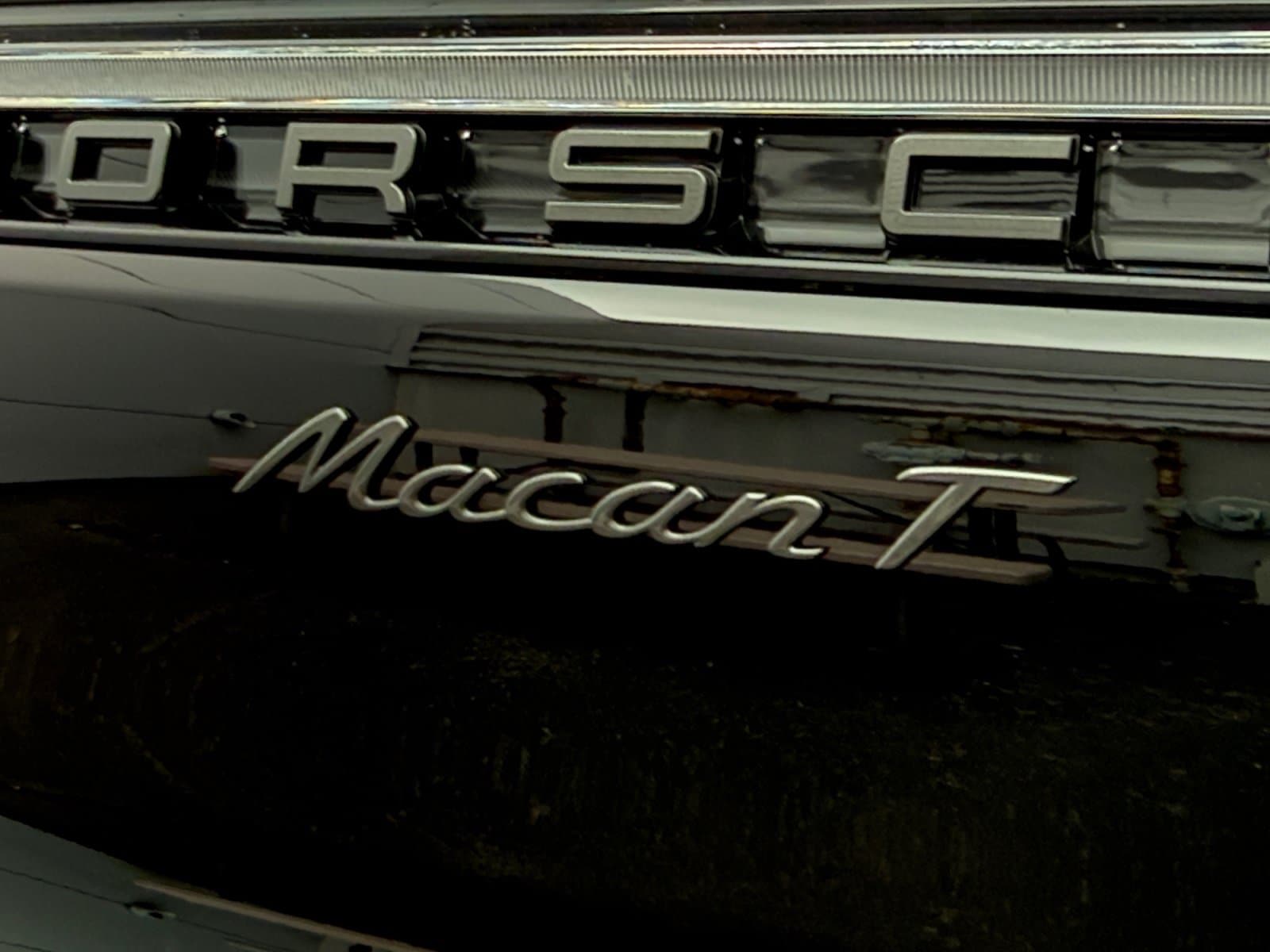 2026 Porsche Macan T - Photo 28