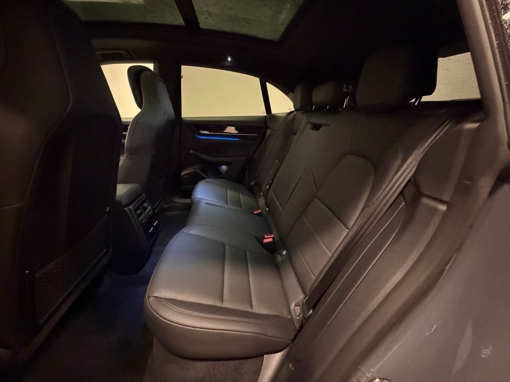 2025 Porsche Macan S - Photo 16