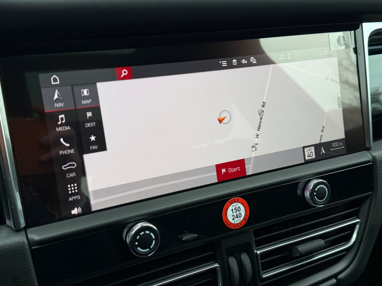 2026 Porsche Macan T - Photo 15
