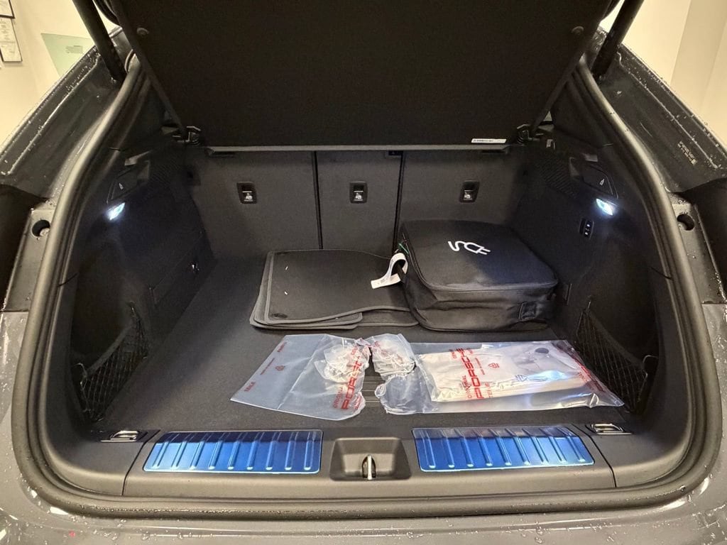 2025 Porsche Macan S - Photo 21
