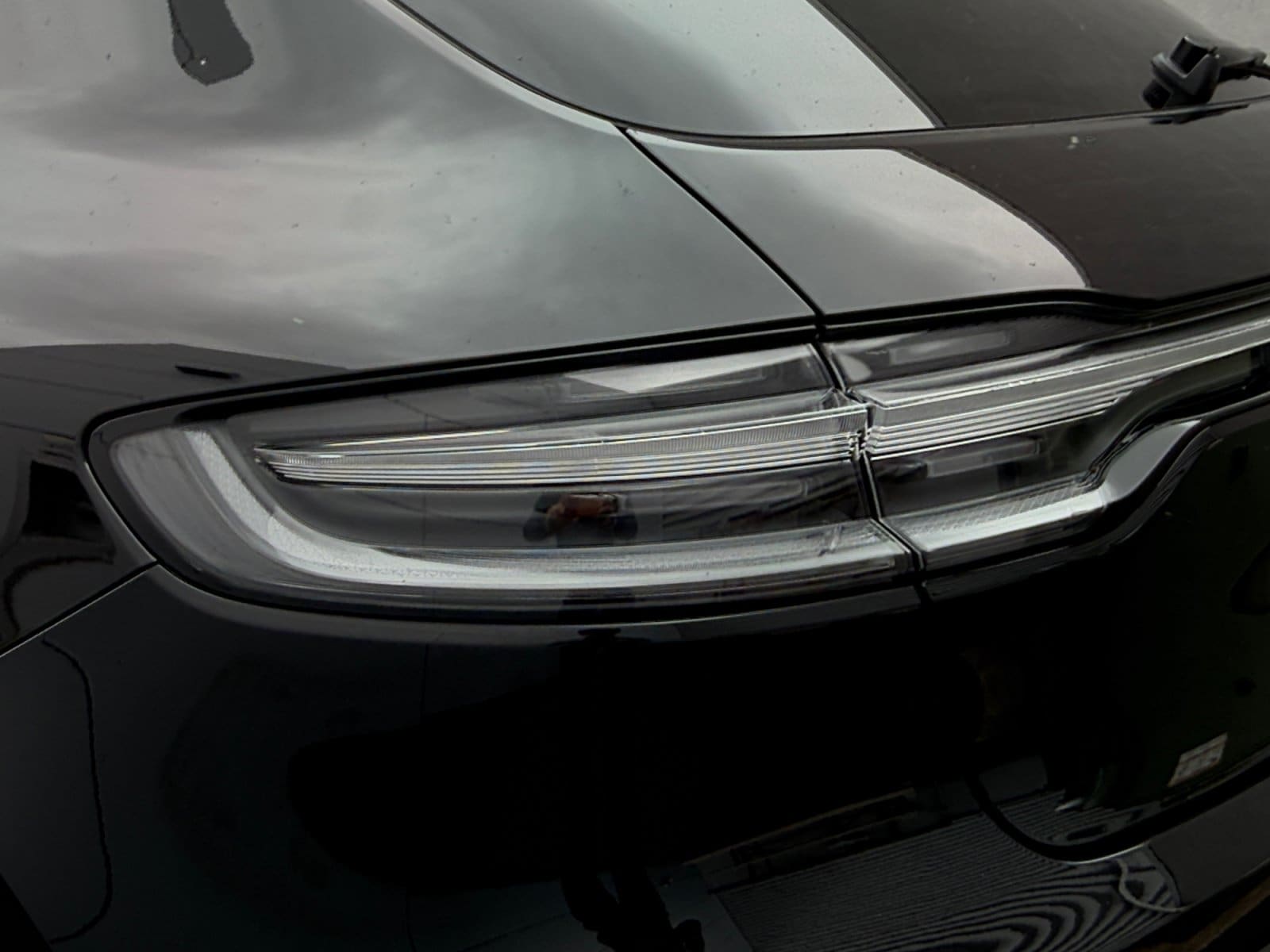 2026 Porsche Macan T - Photo 24