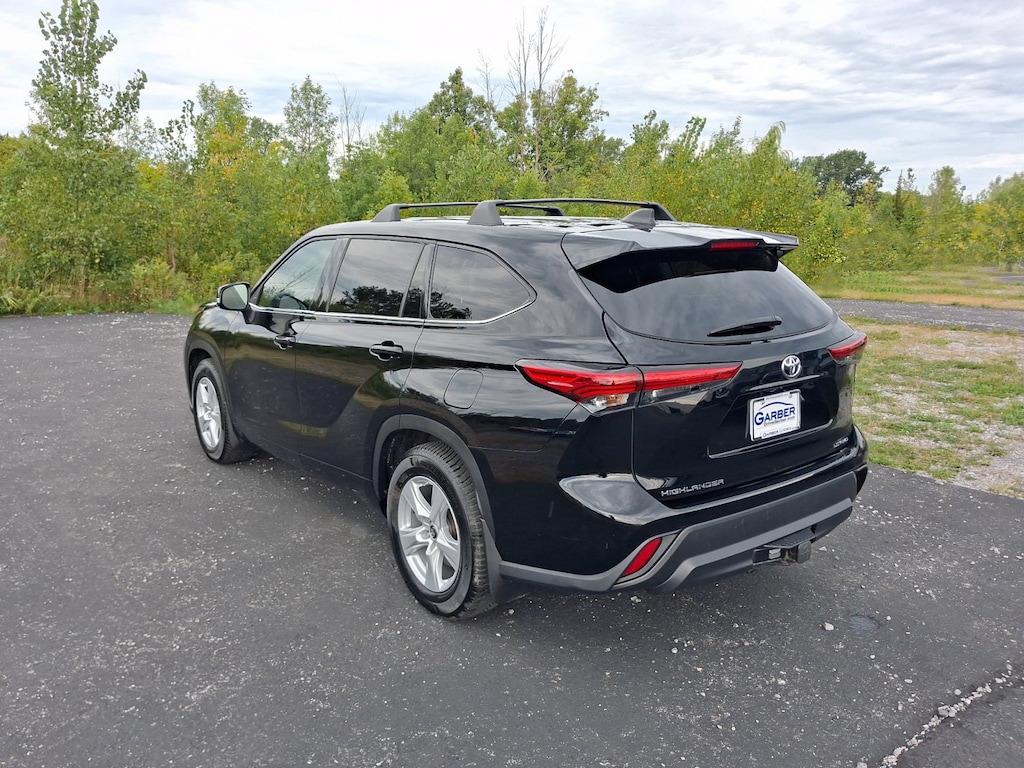 Used 2022 Toyota Highlander LE SUV