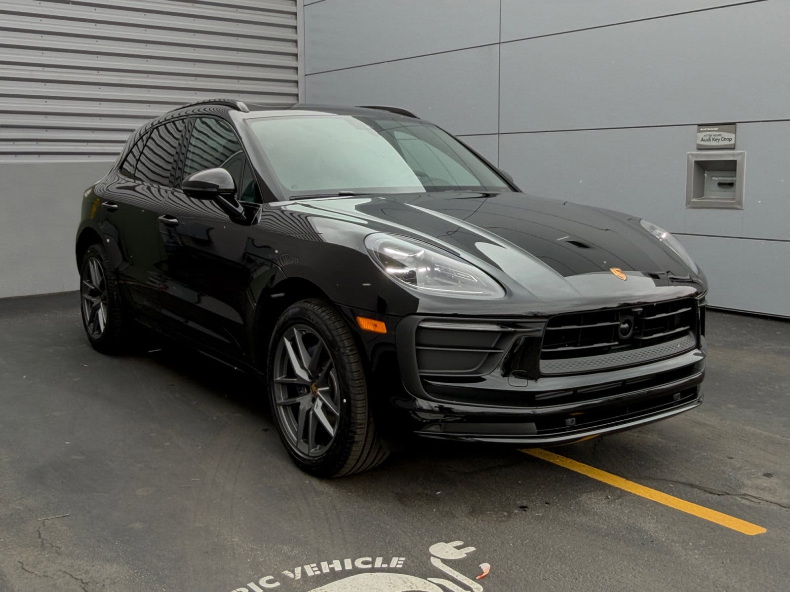 2026 Porsche Macan T - Photo 7