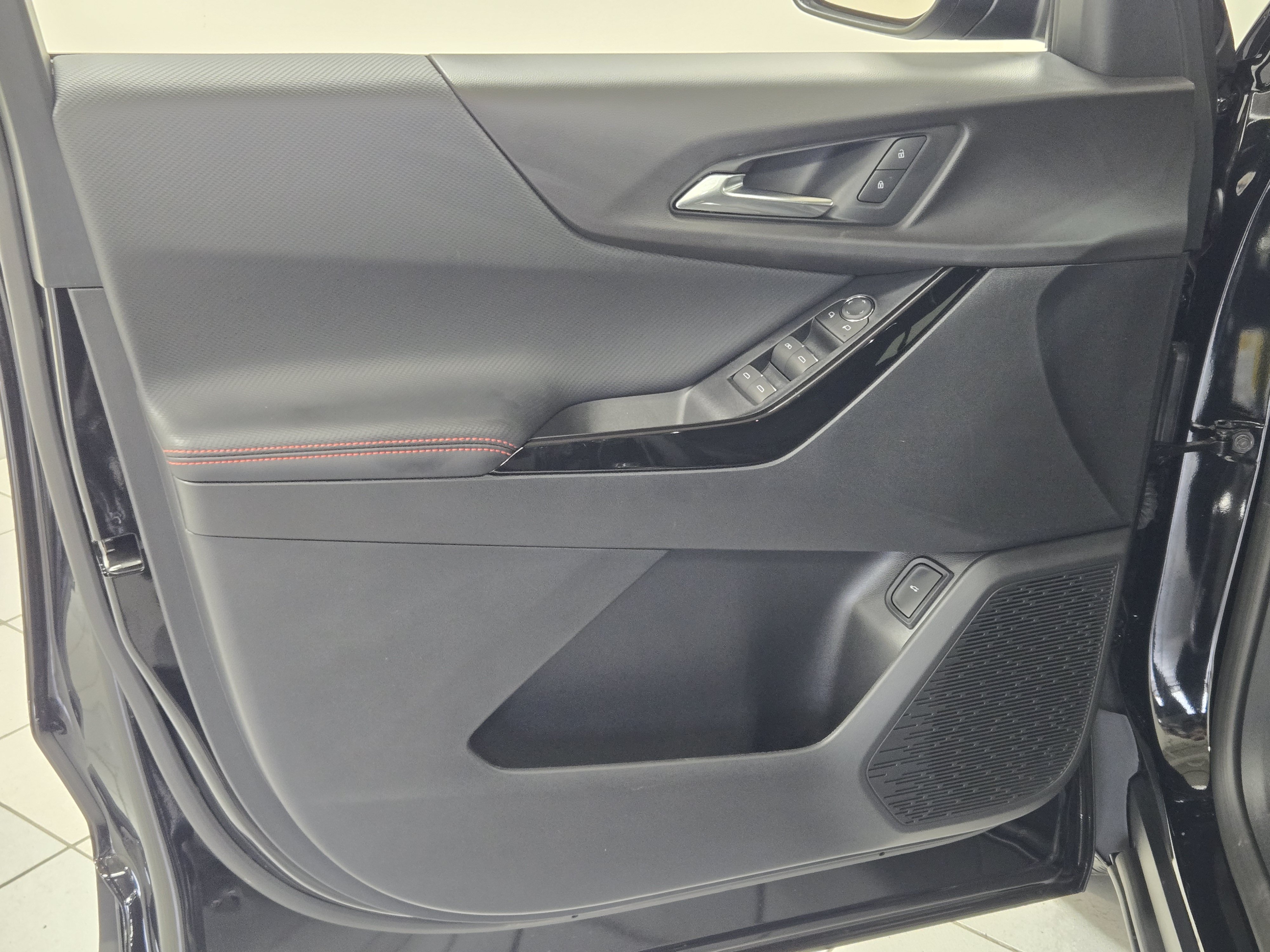 2027 Chevrolet Equinox RS - Photo 19