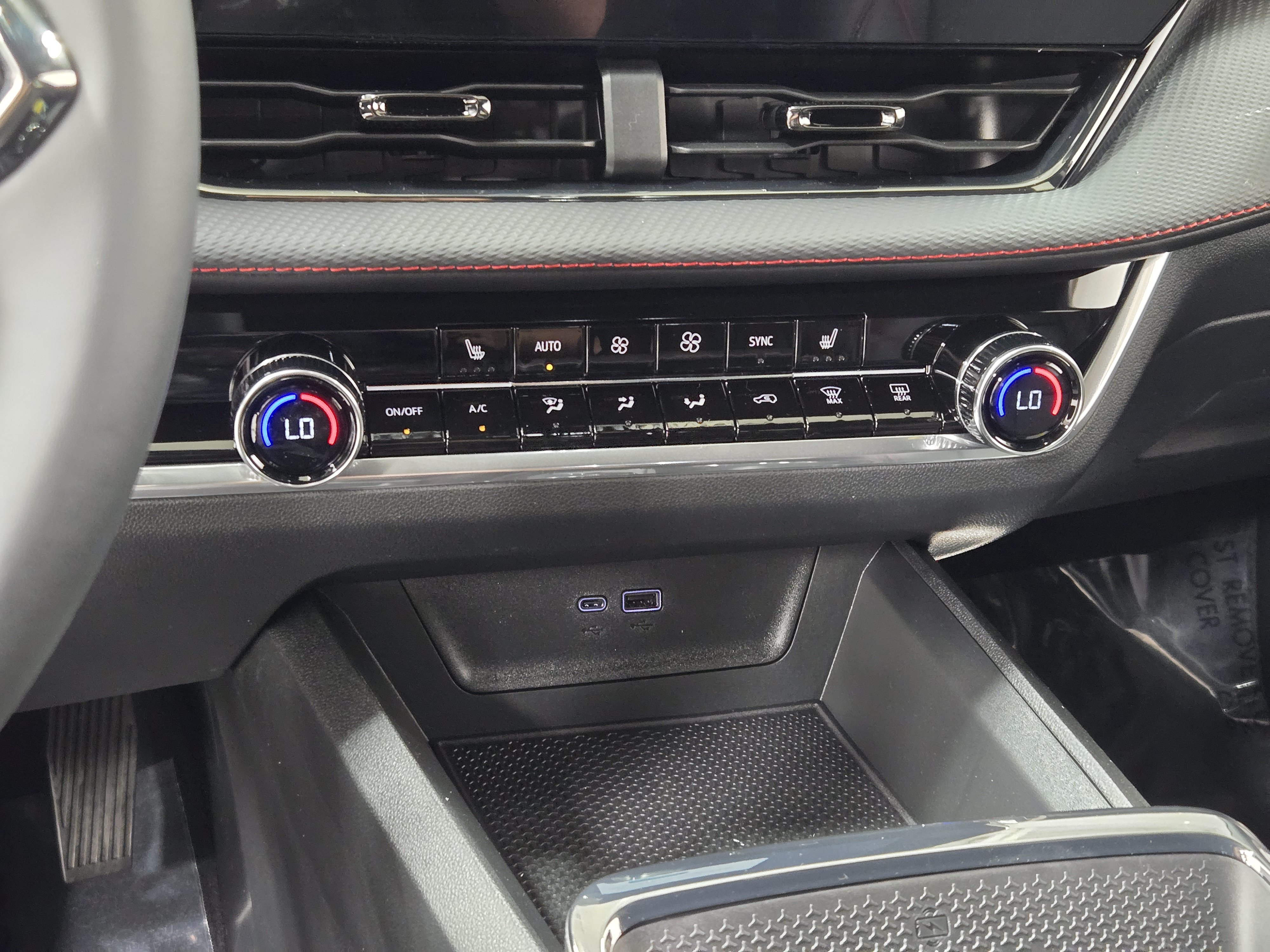 2027 Chevrolet Equinox RS - Photo 26