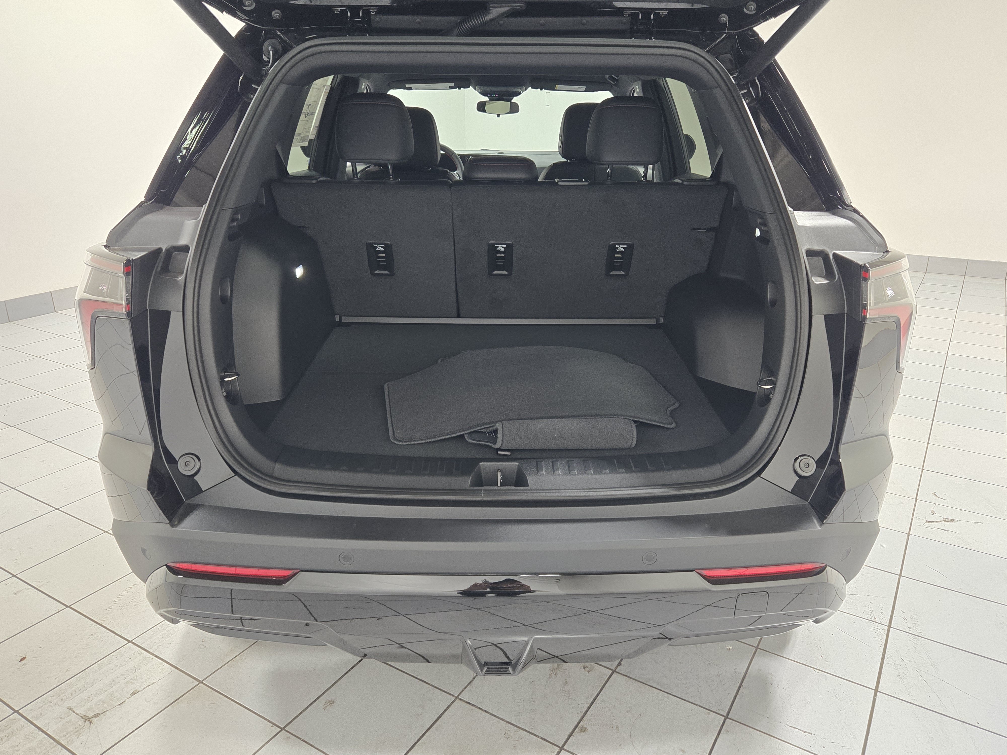 2027 Chevrolet Equinox RS - Photo 12
