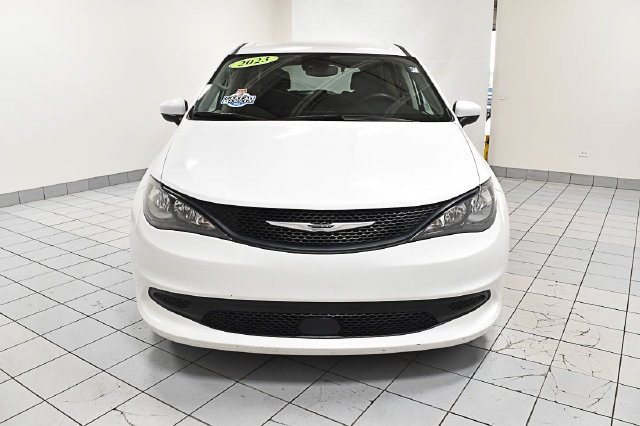 2023 Chrysler Voyager