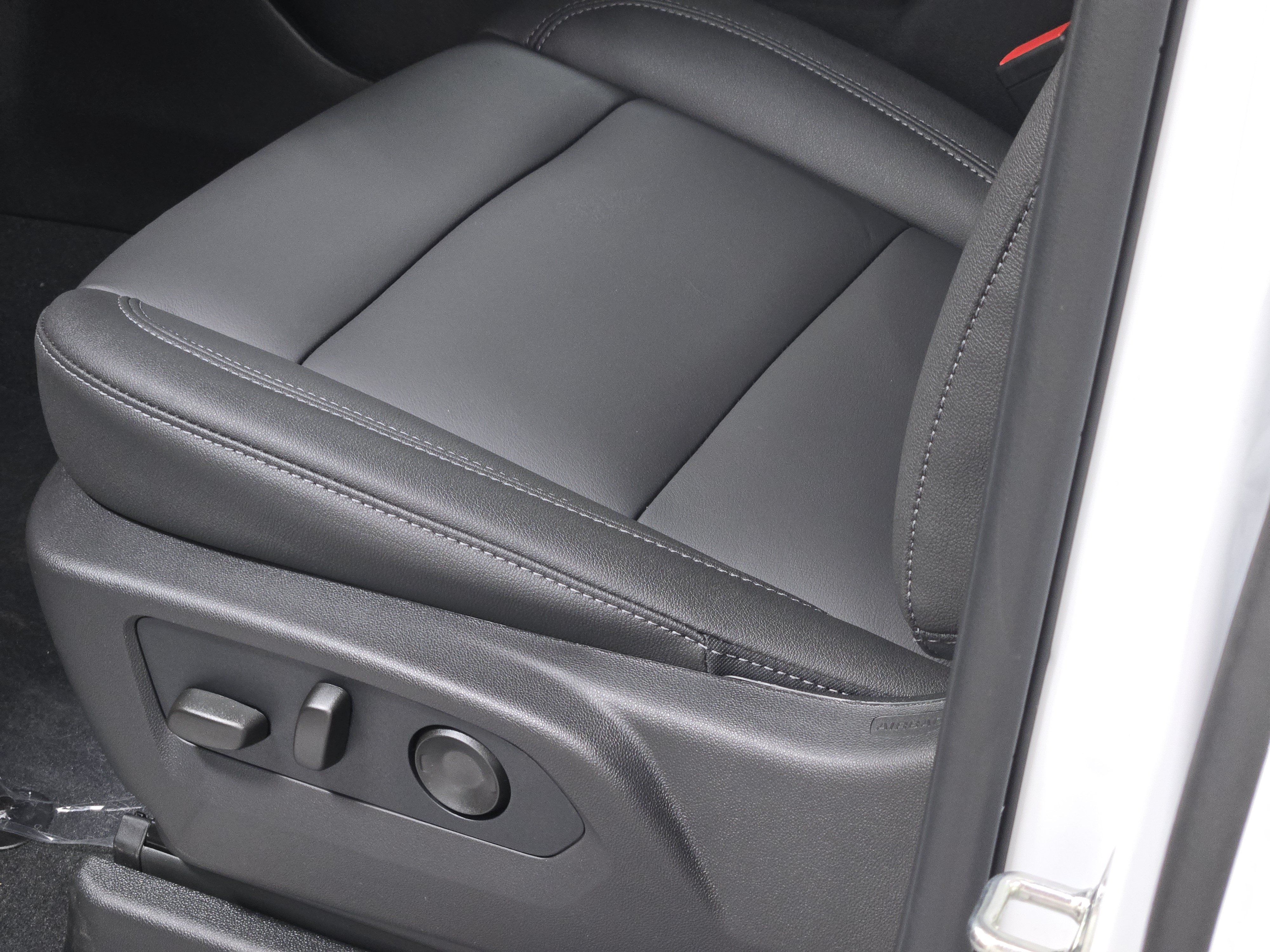 2026 Chevrolet Tahoe LT - Photo 25