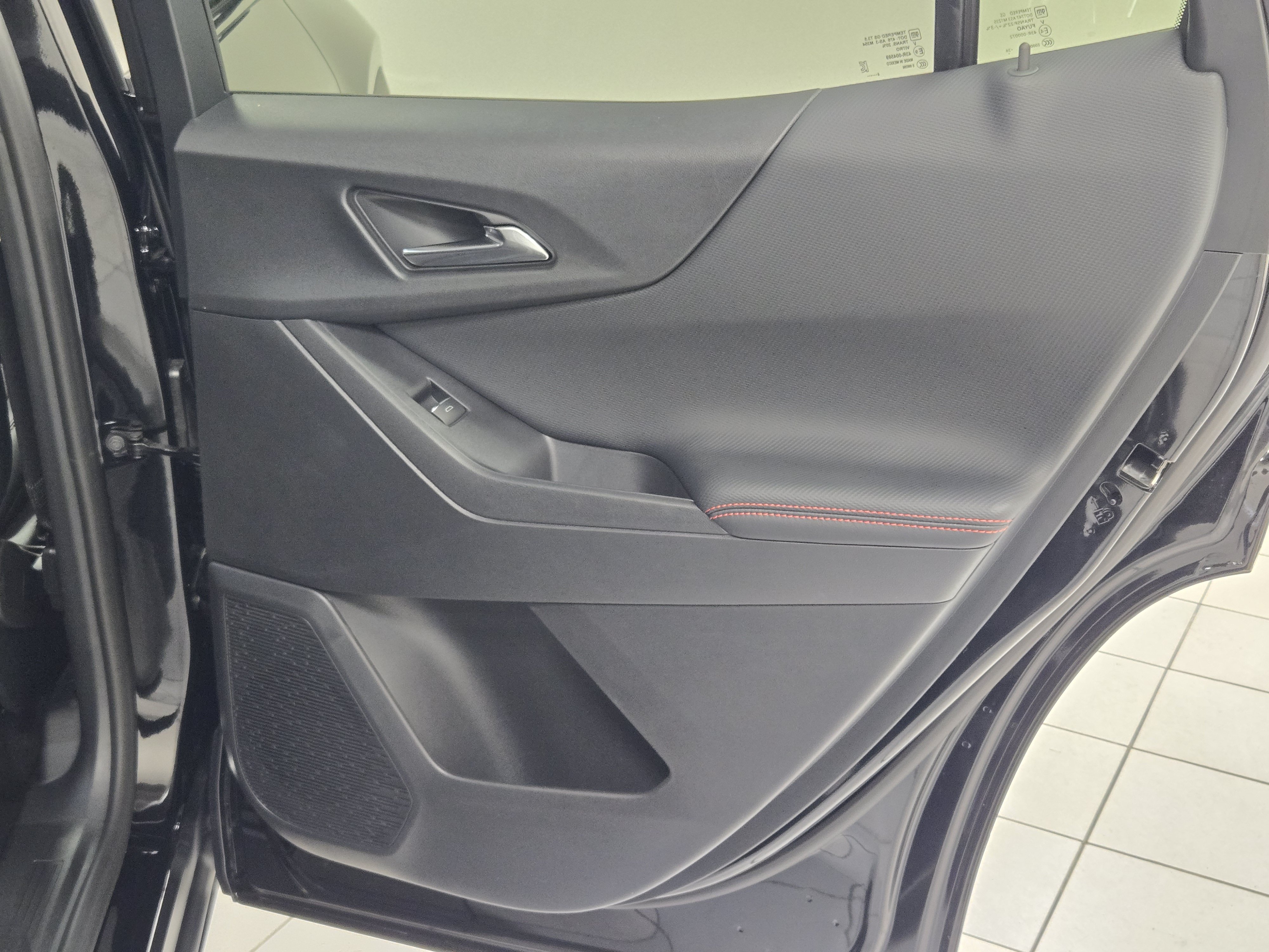 2027 Chevrolet Equinox RS - Photo 8