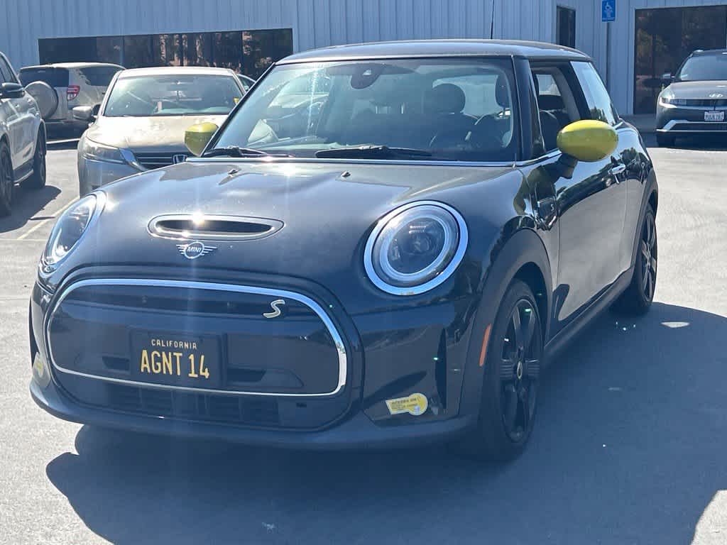 Used 2023 MINI Hardtop 2 Door SE with VIN WMW13DJ0XP2S79941 for sale in Garden Grove, CA