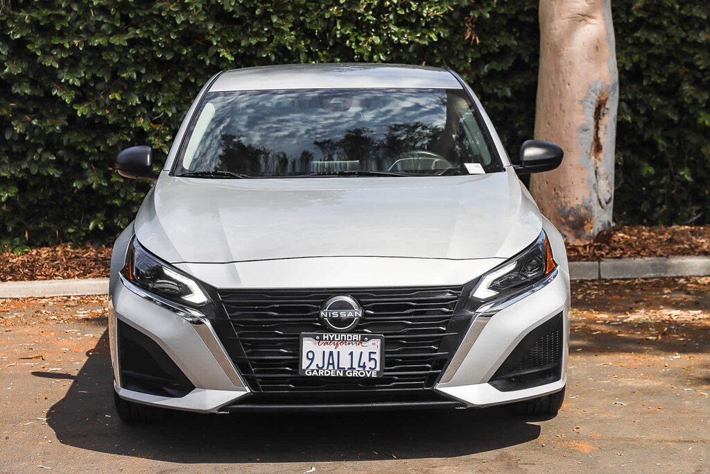 Used 2024 Nissan Altima 2.5 SV Sedan