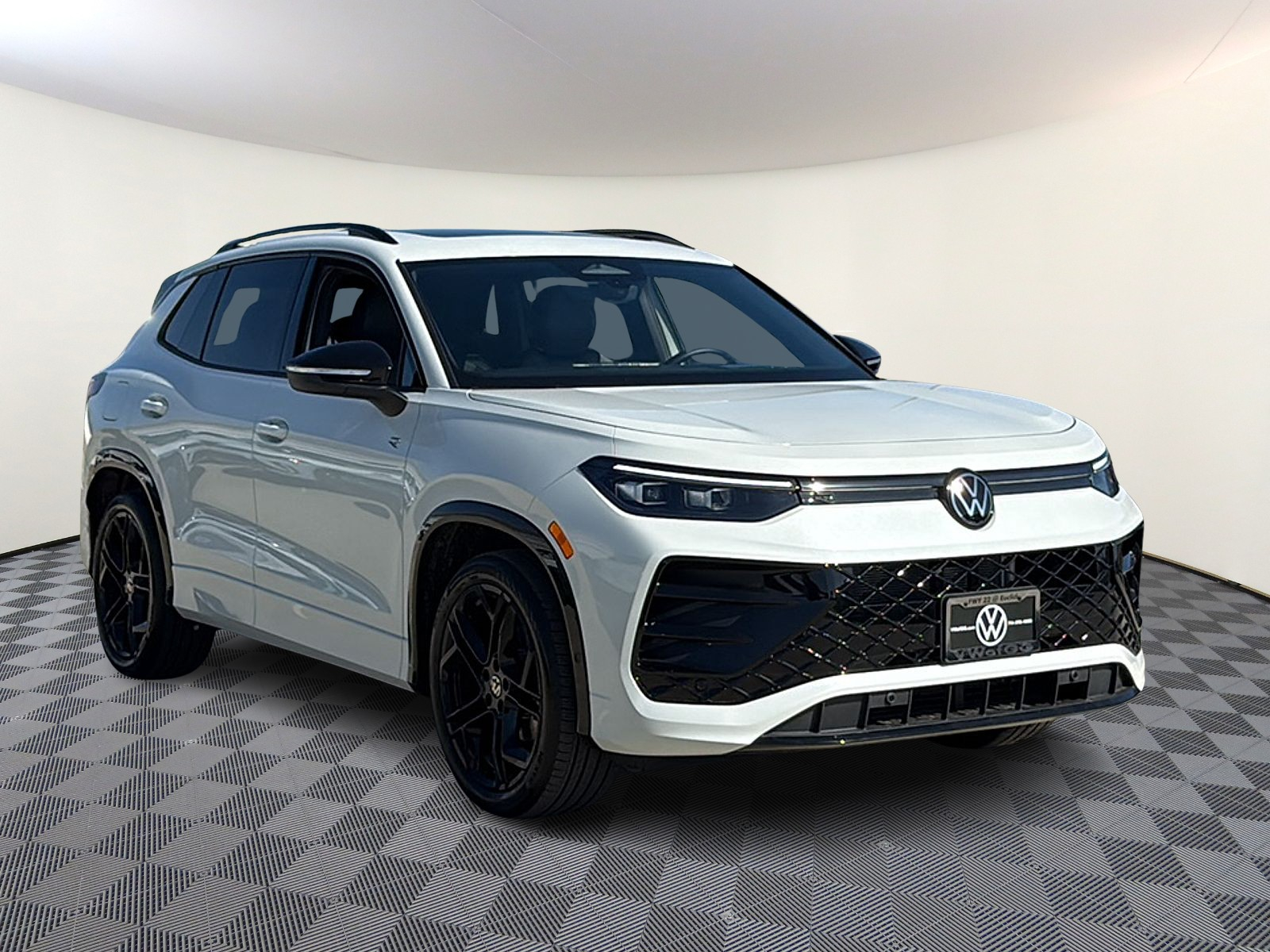 New 2026 Volkswagen Tiguan SE R-Line Black SUV