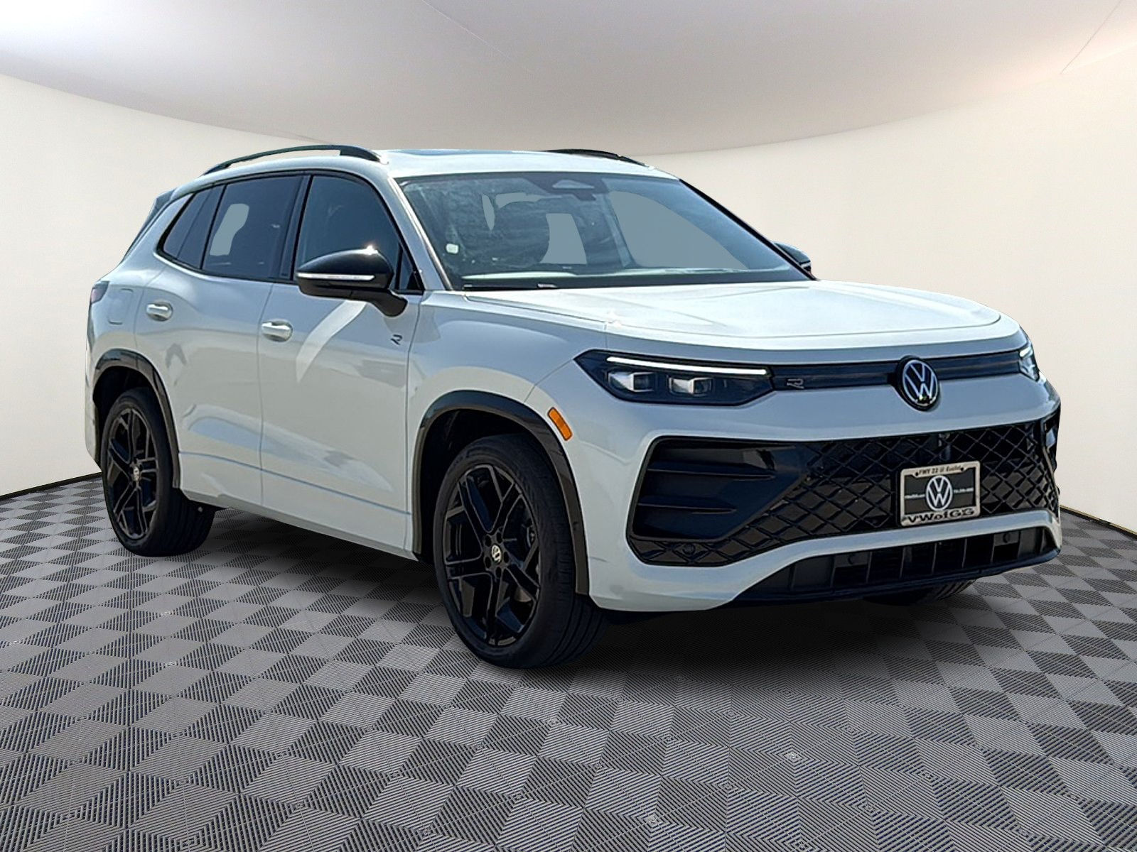 New 2026 Volkswagen Tiguan SE R-Line Black SUV