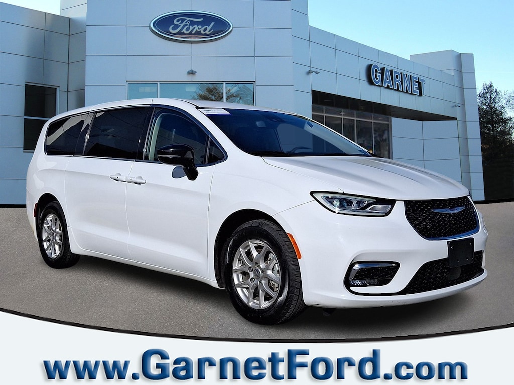 Used 2024 Chrysler Pacifica Touring L WG