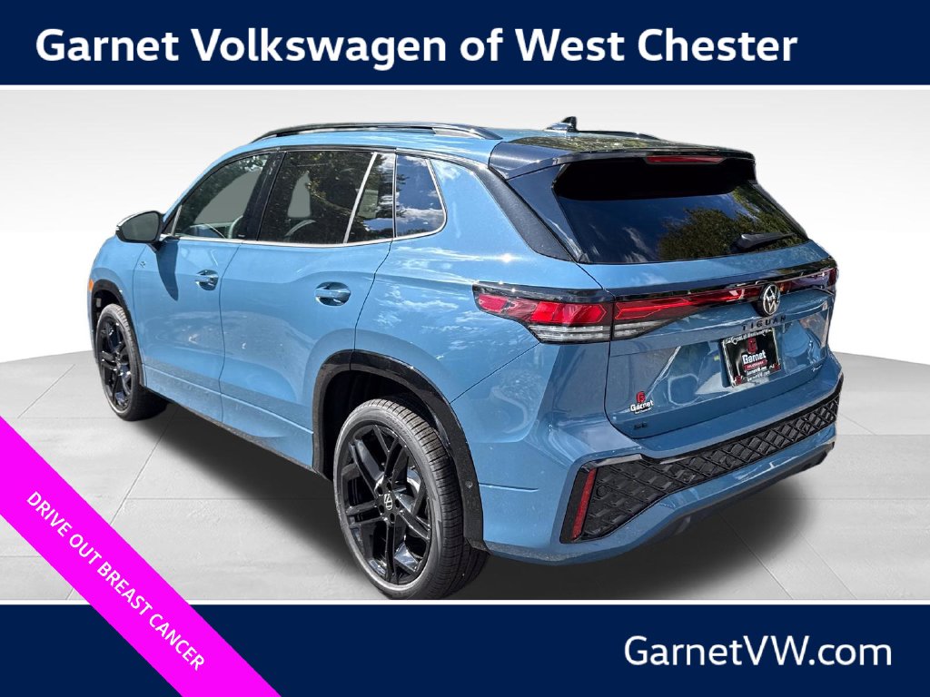 New 2026 Volkswagen Tiguan SE R-Line Black SUV