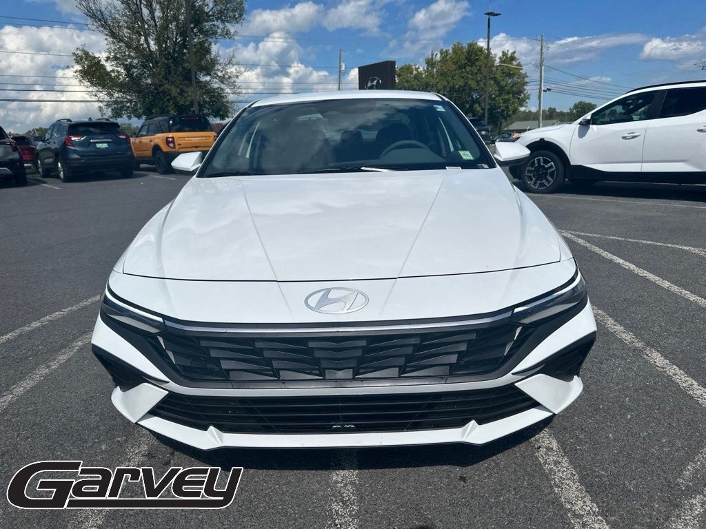 New 2026 Hyundai Elantra SE Sedan