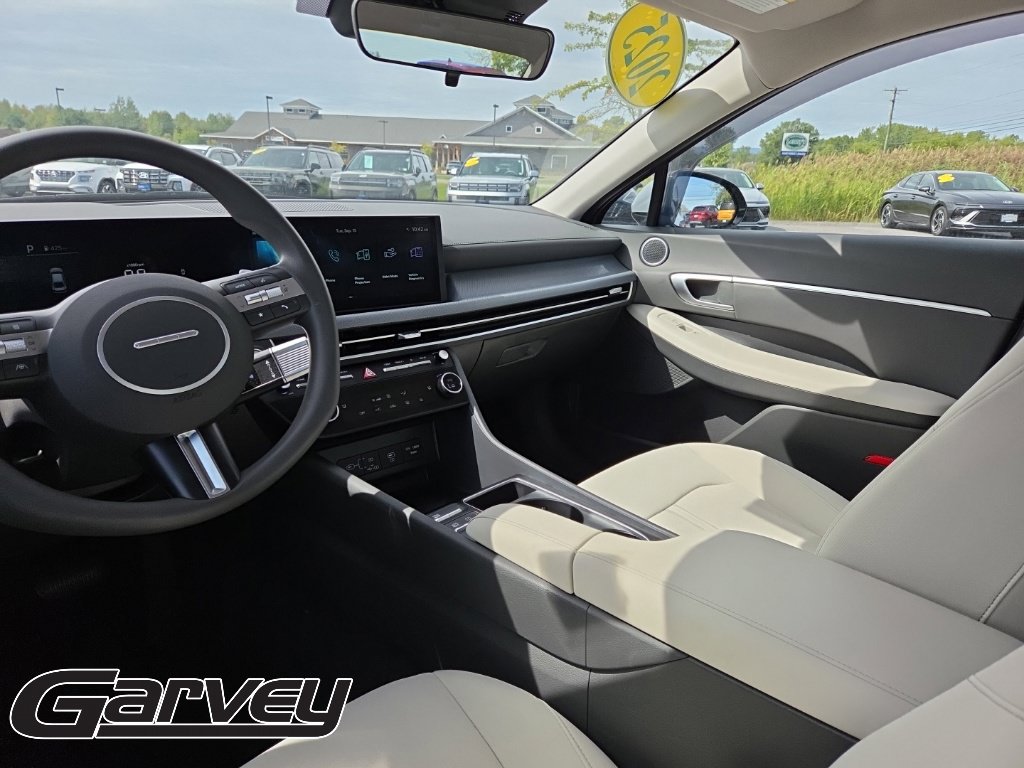 2025 Hyundai Sonata SEL - Photo 11