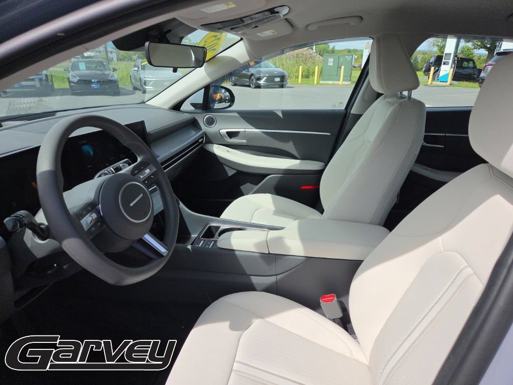 2025 Hyundai Sonata SEL - Photo 12