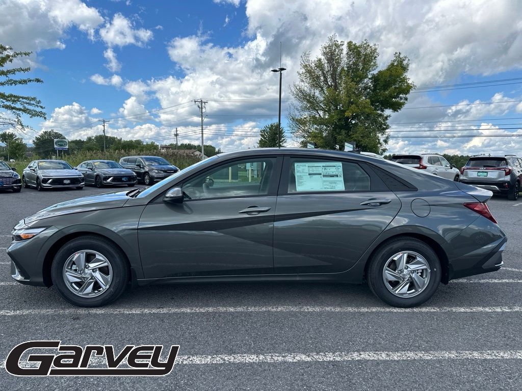 New 2026 Hyundai Elantra SE Sedan